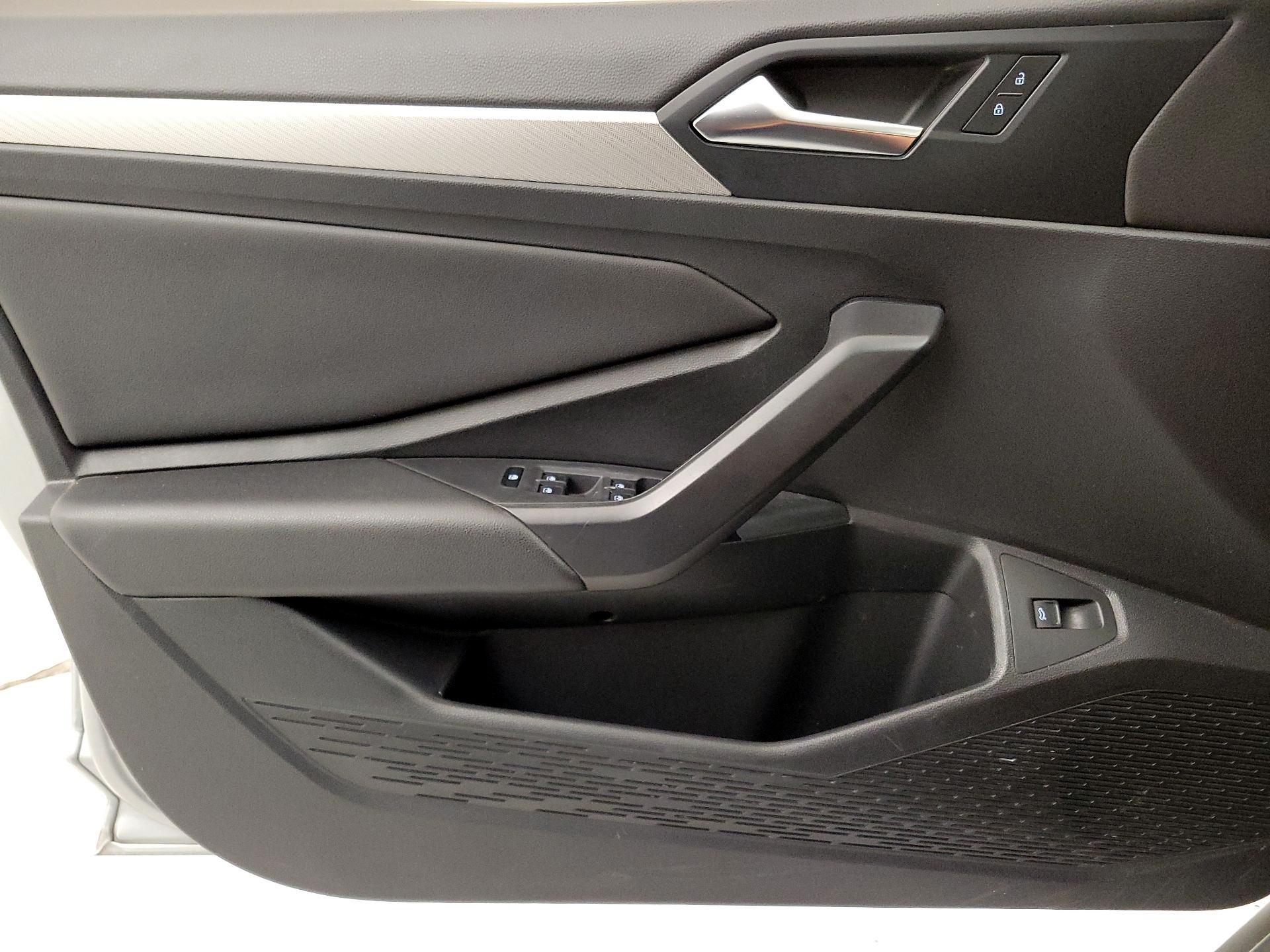 Thumbnail: 2019 Volkswagen Jetta - 12