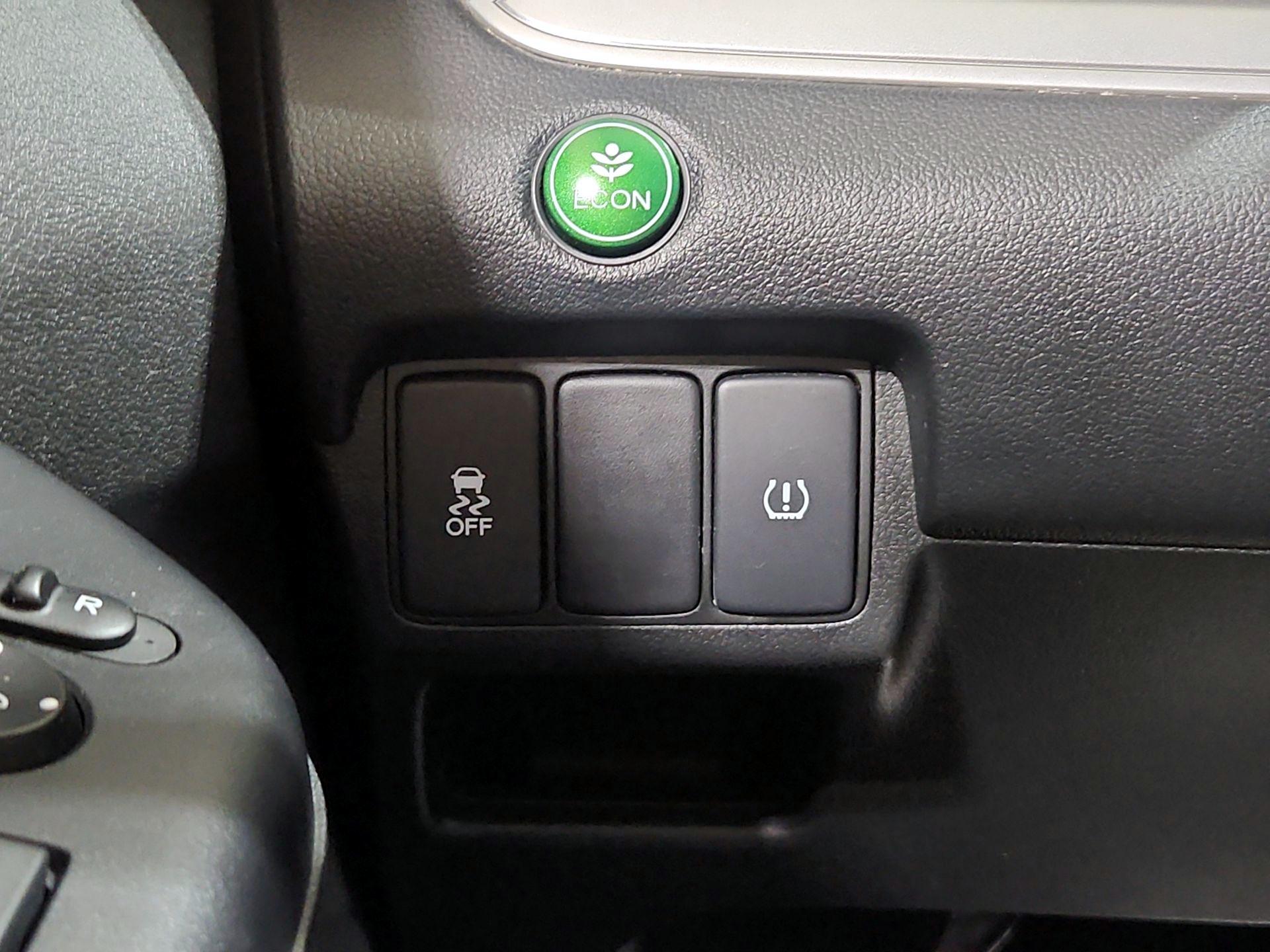 Thumbnail: 2016 Honda CR-V - 13
