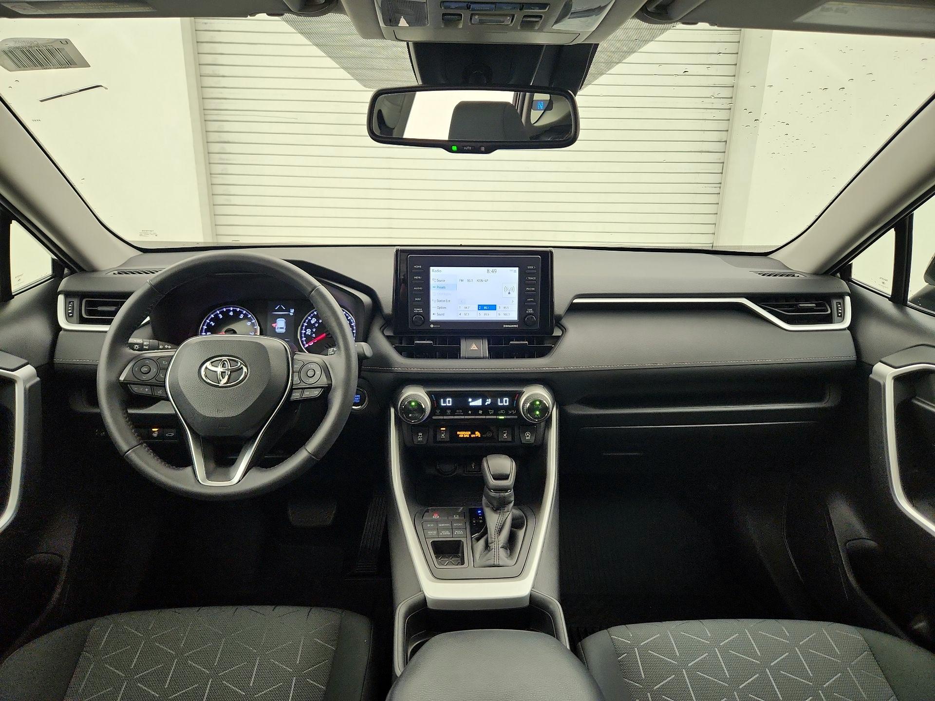 Thumbnail: 2020 Toyota RAV4 - 9