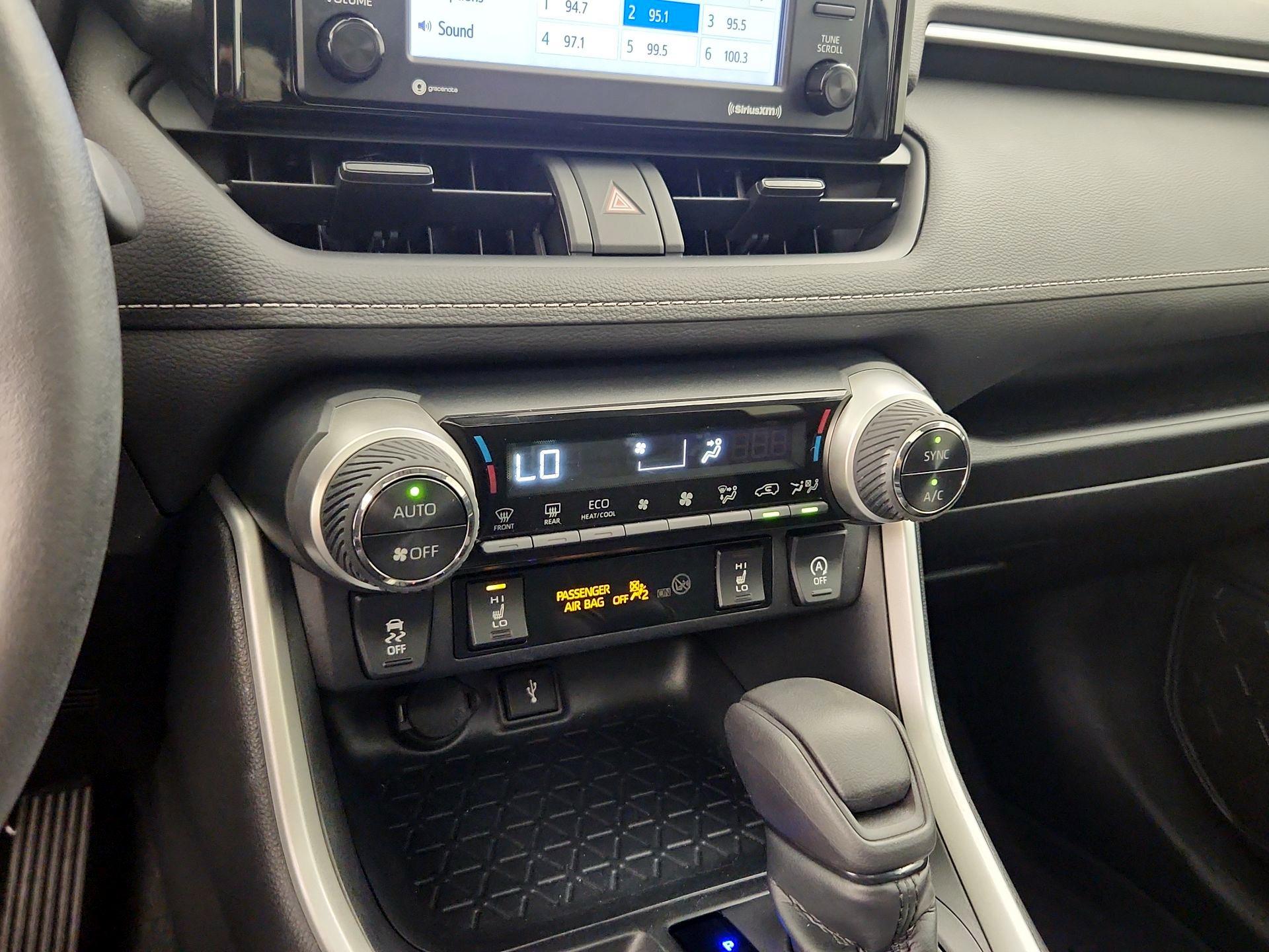 Thumbnail: 2020 Toyota RAV4 - 16