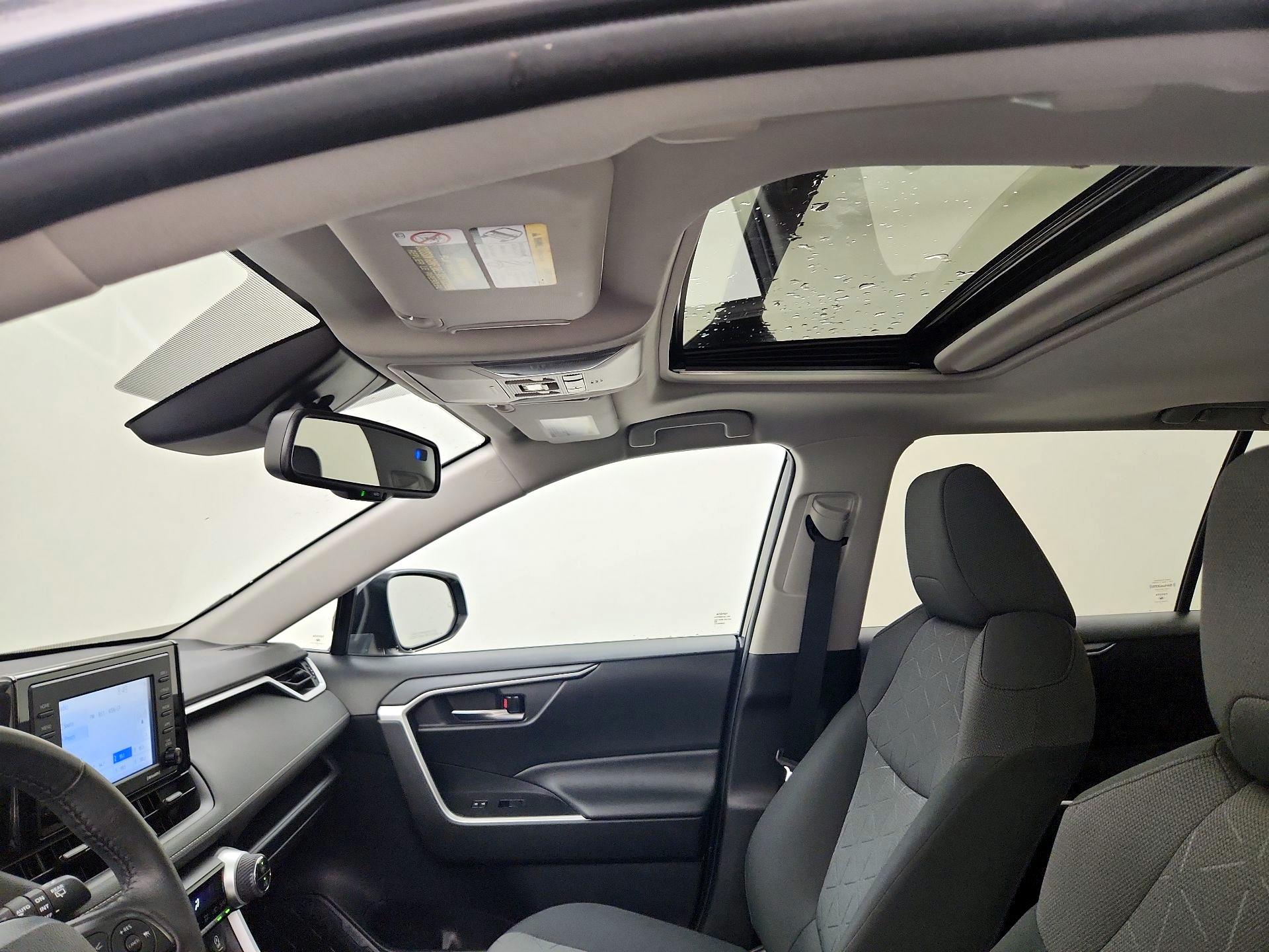 Thumbnail: 2020 Toyota RAV4 - 19