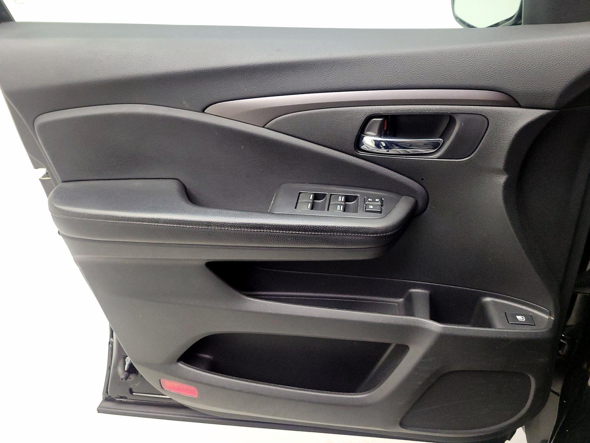 Thumbnail: 2019 Honda Passport - 12