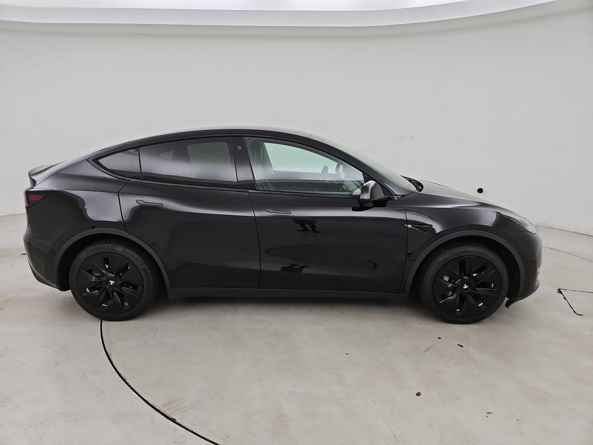 Thumbnail: 2022 Tesla Model Y - 4