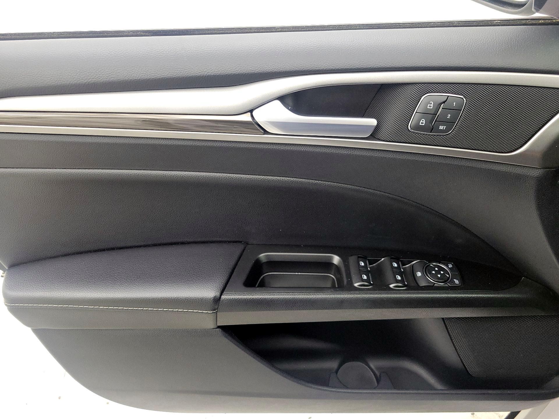 Thumbnail: 2020 Ford Fusion - 12