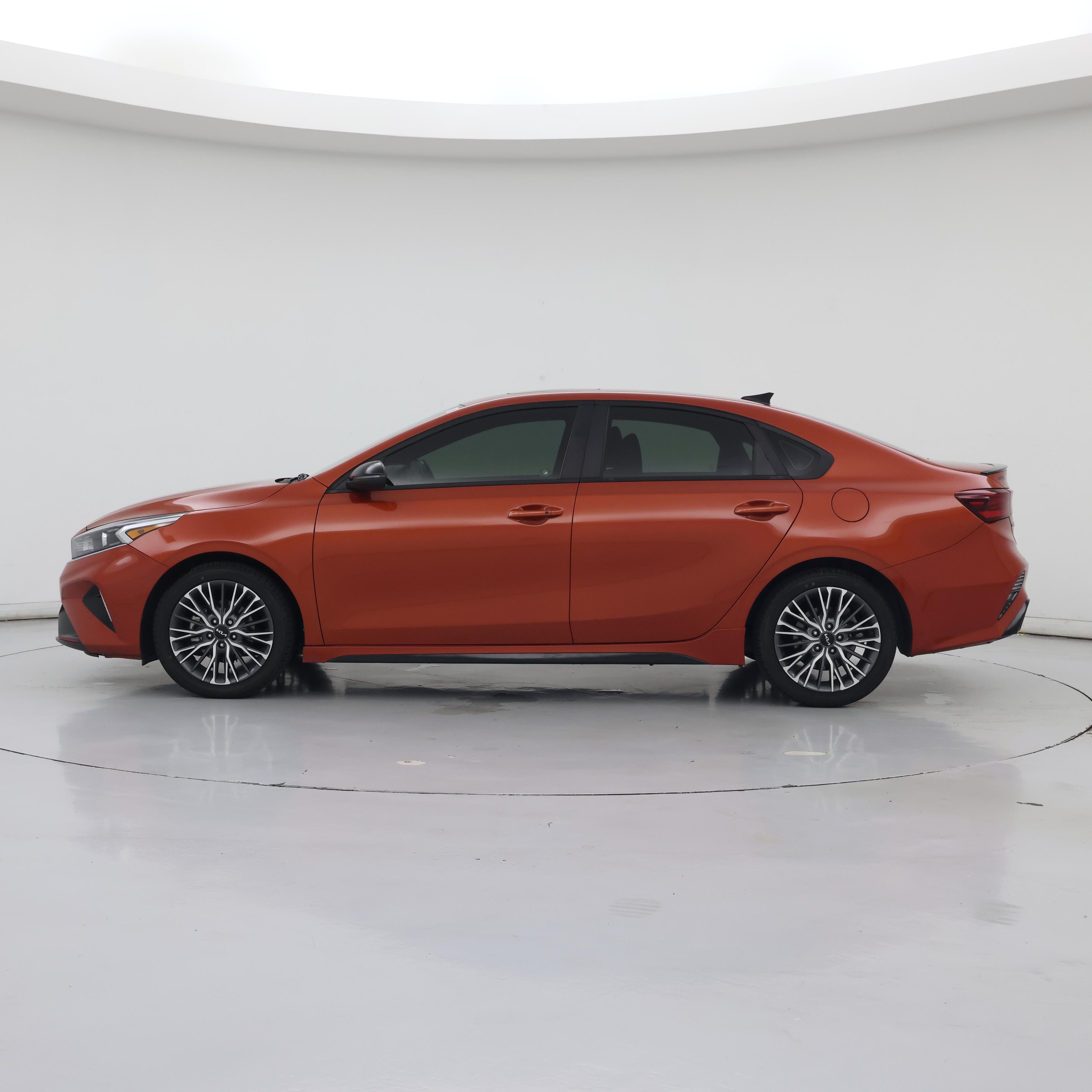 Thumbnail: 2022 Kia Forte - 3