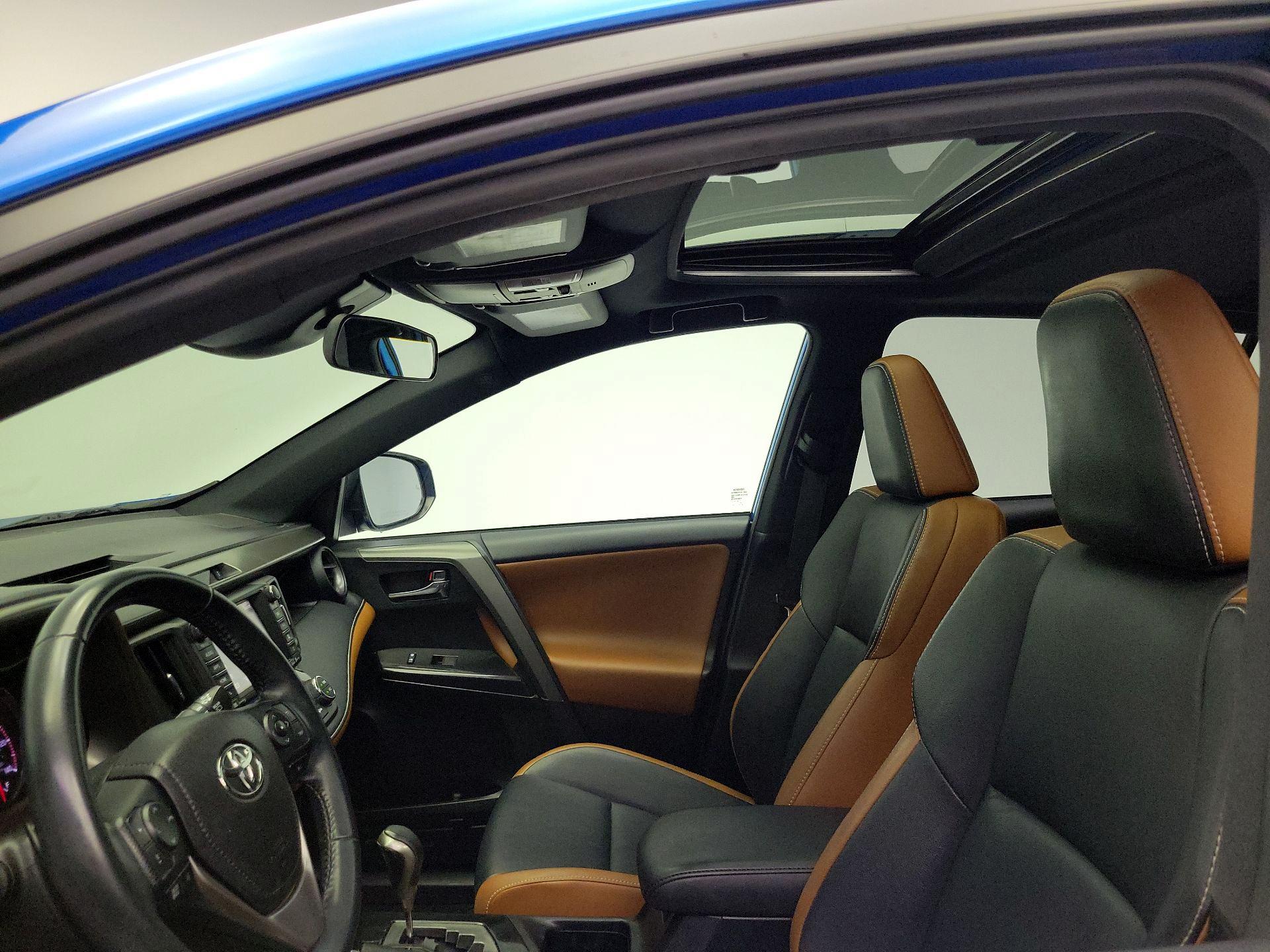Thumbnail: 2016 Toyota RAV4 - 19