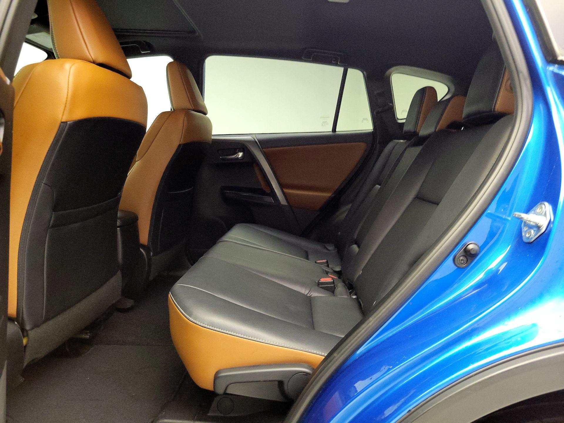 Thumbnail: 2016 Toyota RAV4 - 20