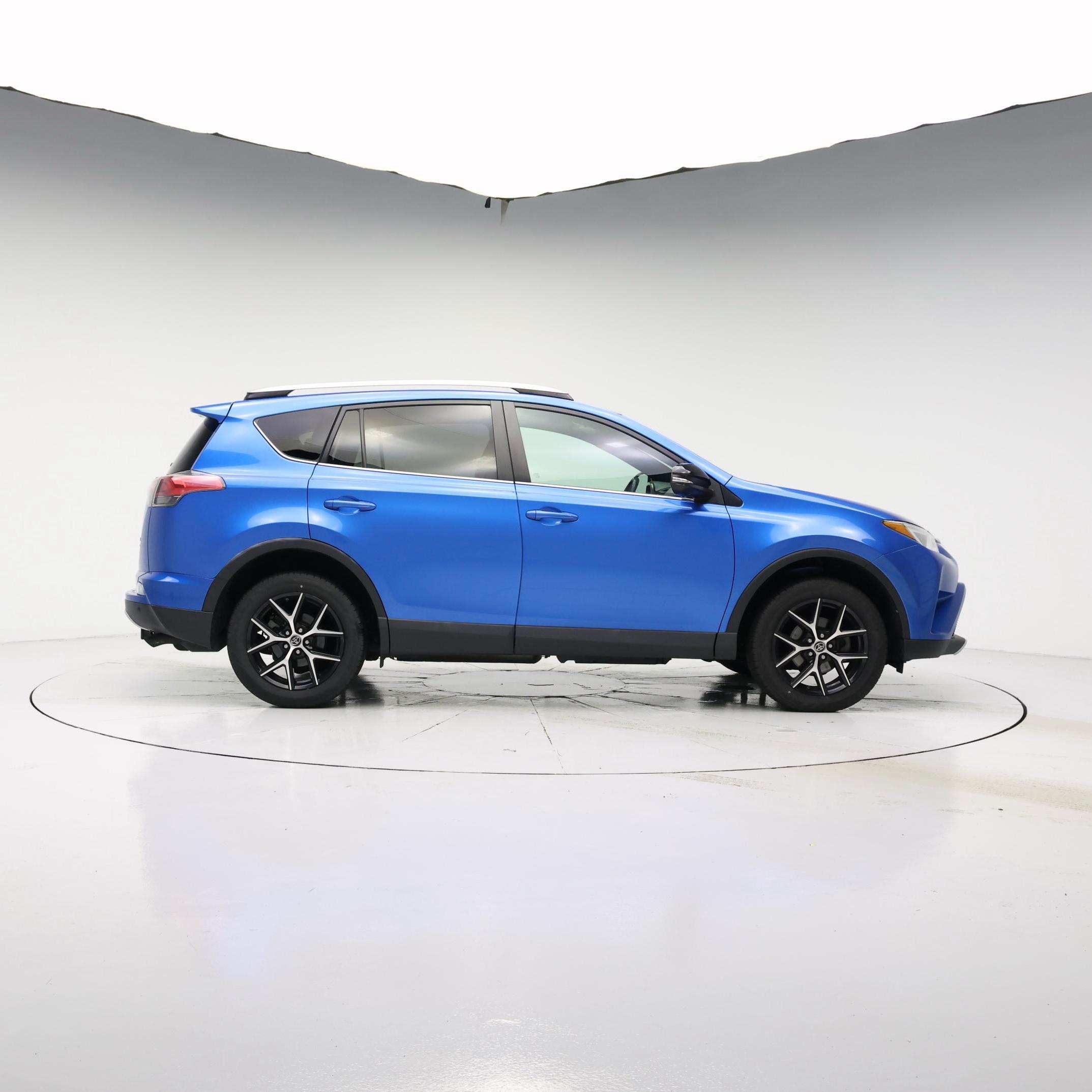 Thumbnail: 2016 Toyota RAV4 - 3