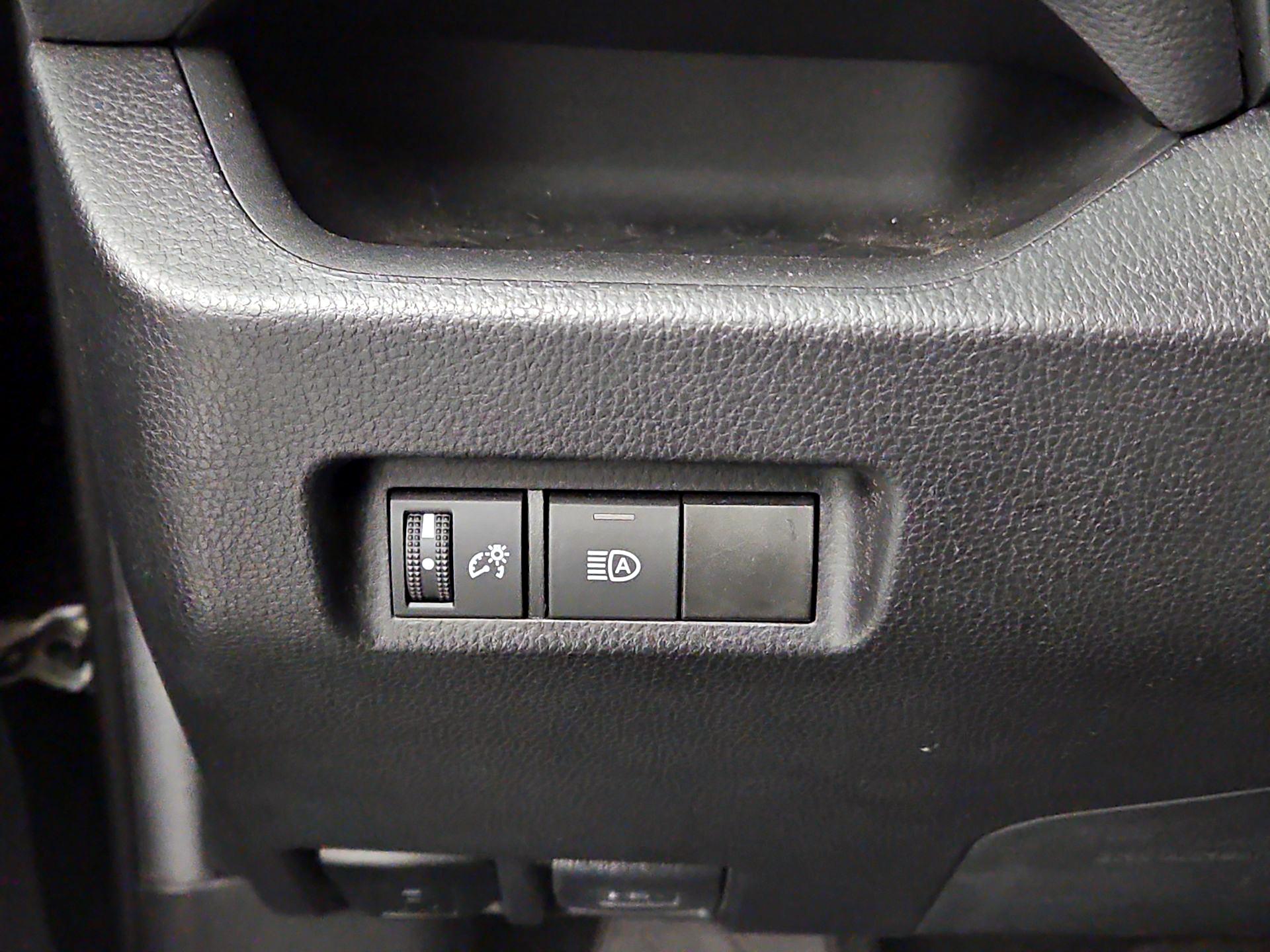 Thumbnail: 2021 Toyota RAV4 - 11