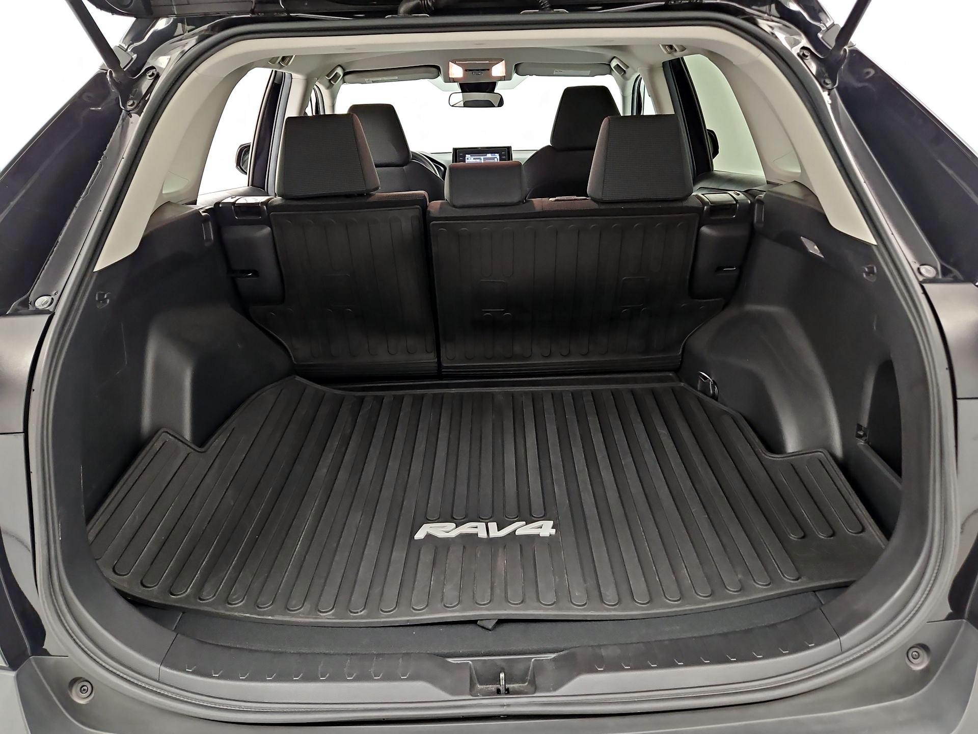 Thumbnail: 2021 Toyota RAV4 - 18