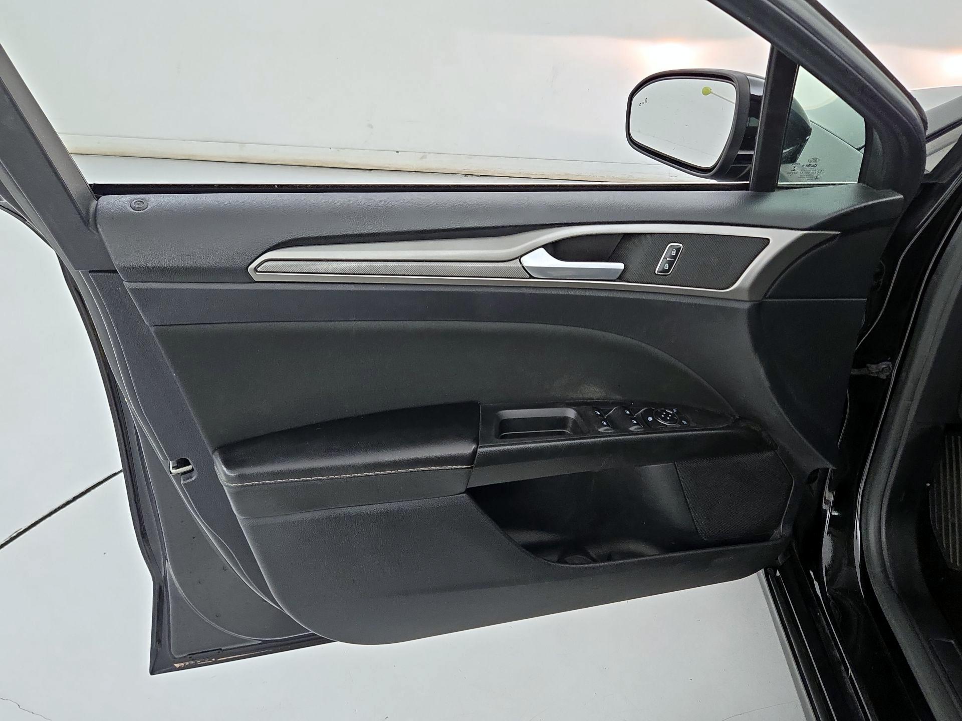 Thumbnail: 2020 Ford Fusion - 12