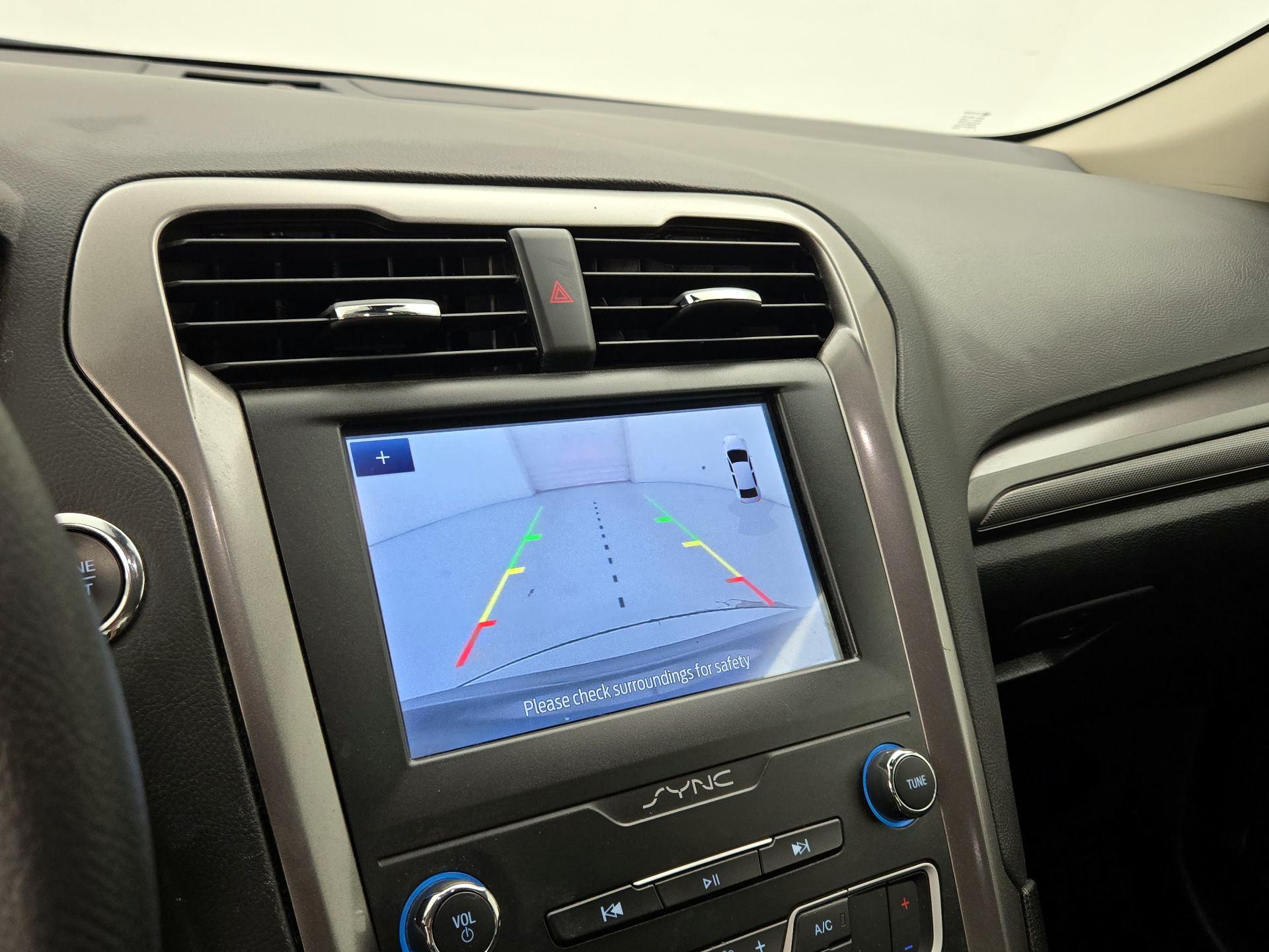 Thumbnail: 2020 Ford Fusion - 14
