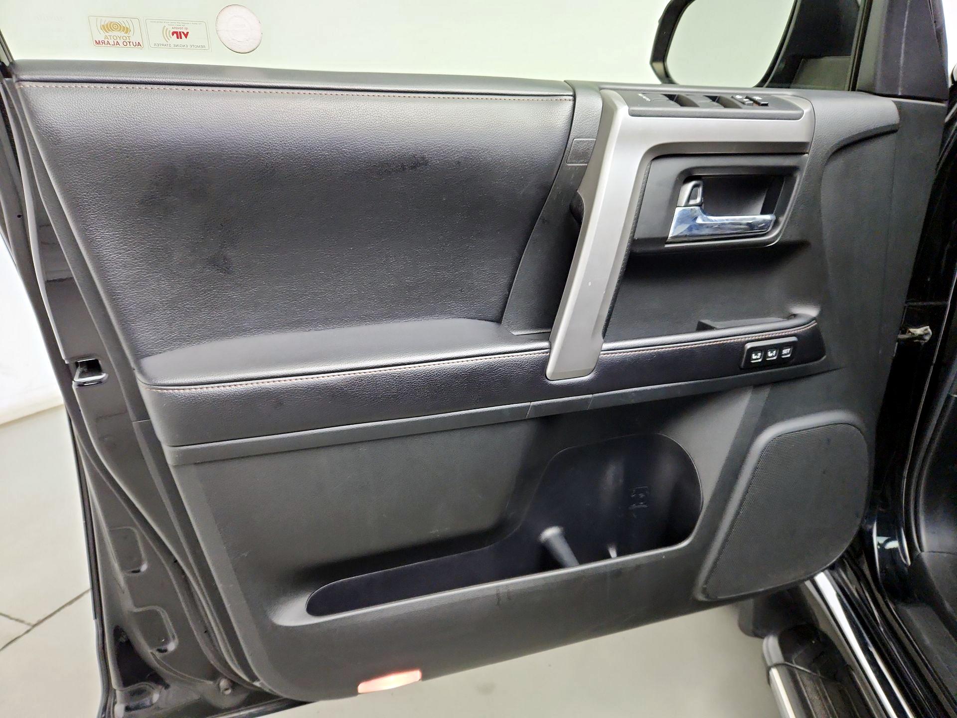 Thumbnail: 2016 Toyota 4Runner - 12