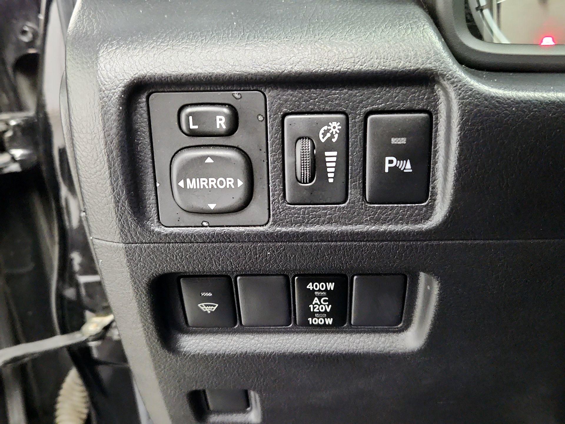 Thumbnail: 2016 Toyota 4Runner - 13