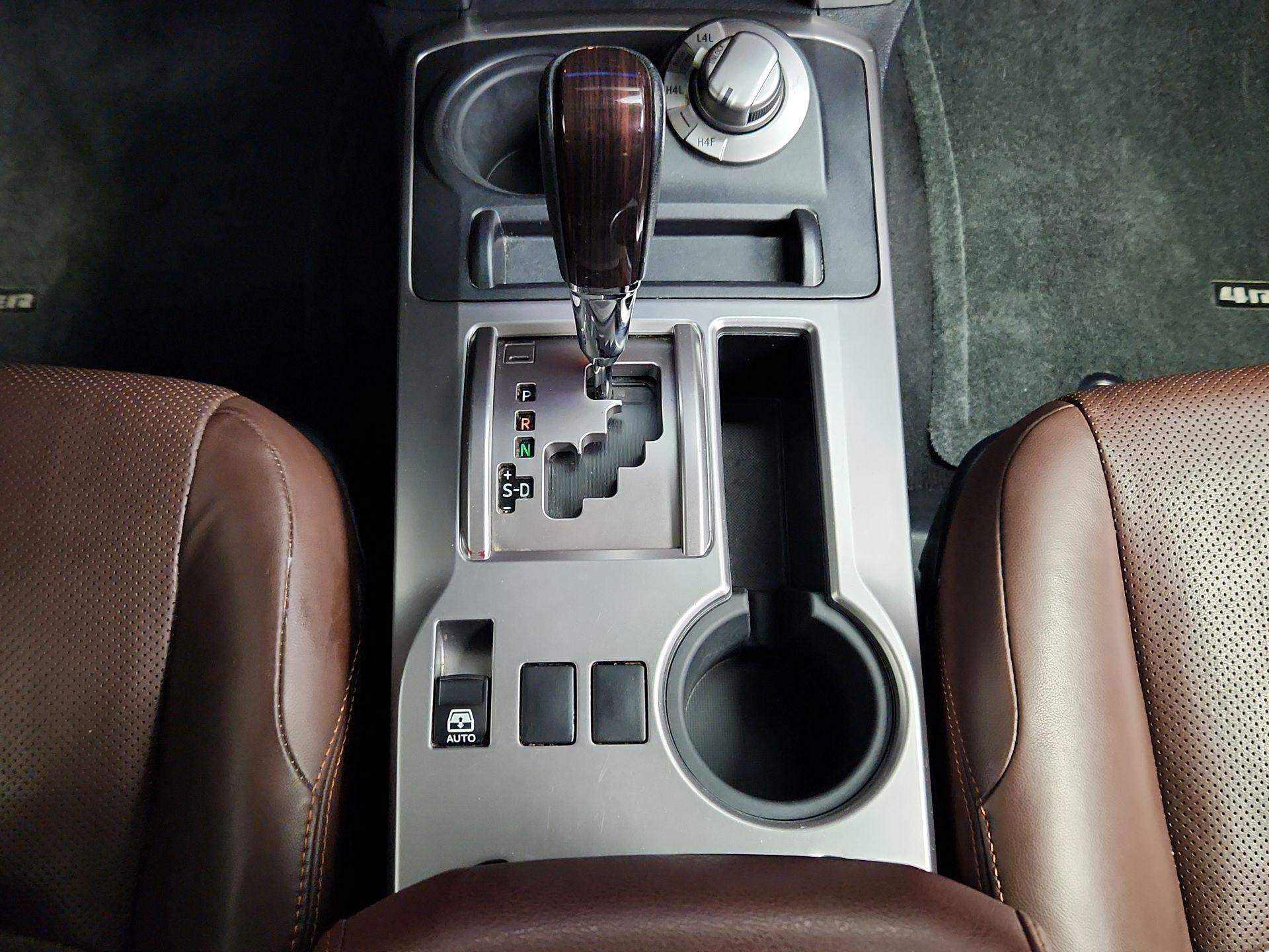 Thumbnail: 2016 Toyota 4Runner - 18