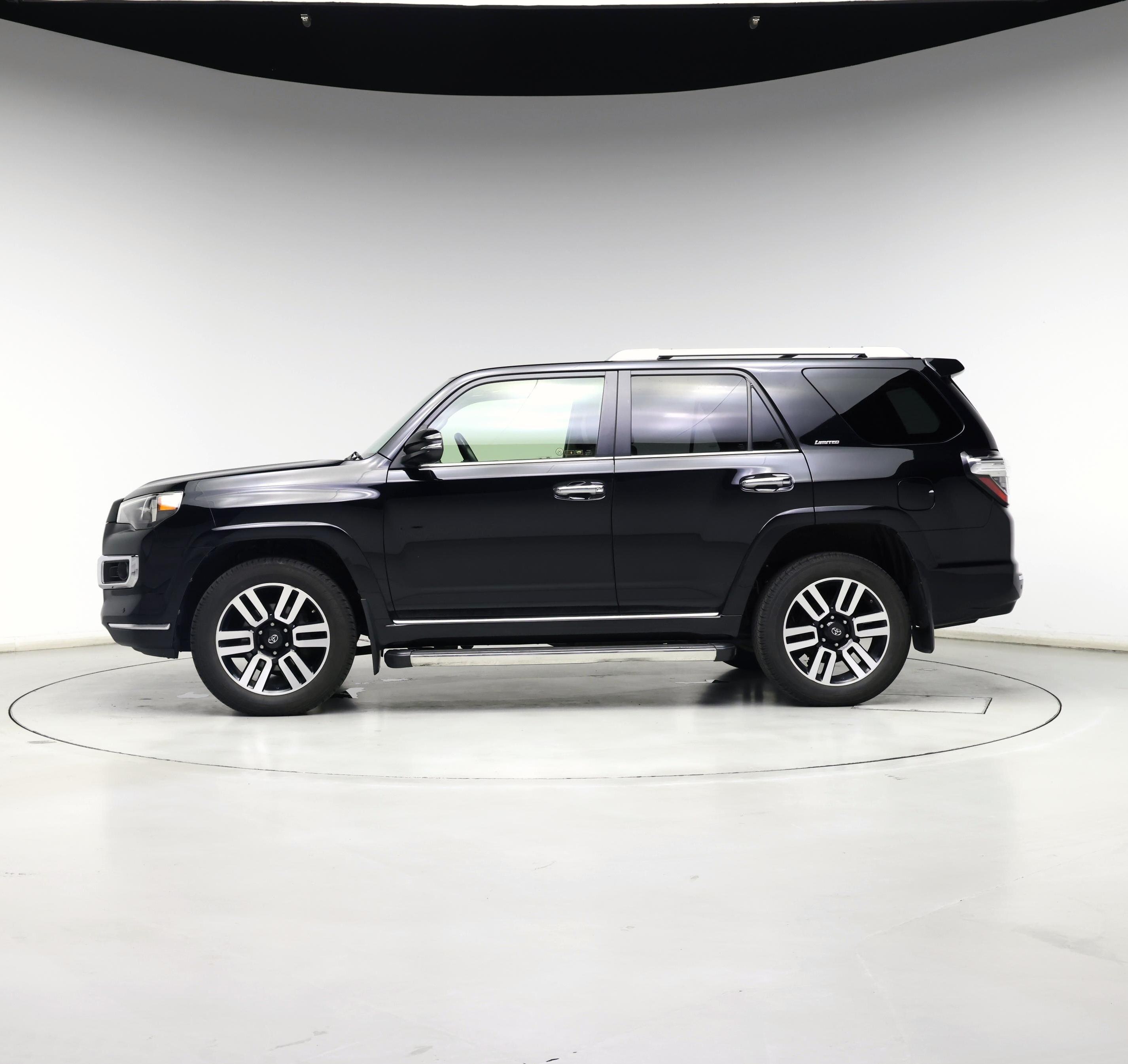 Thumbnail: 2016 Toyota 4Runner - 3