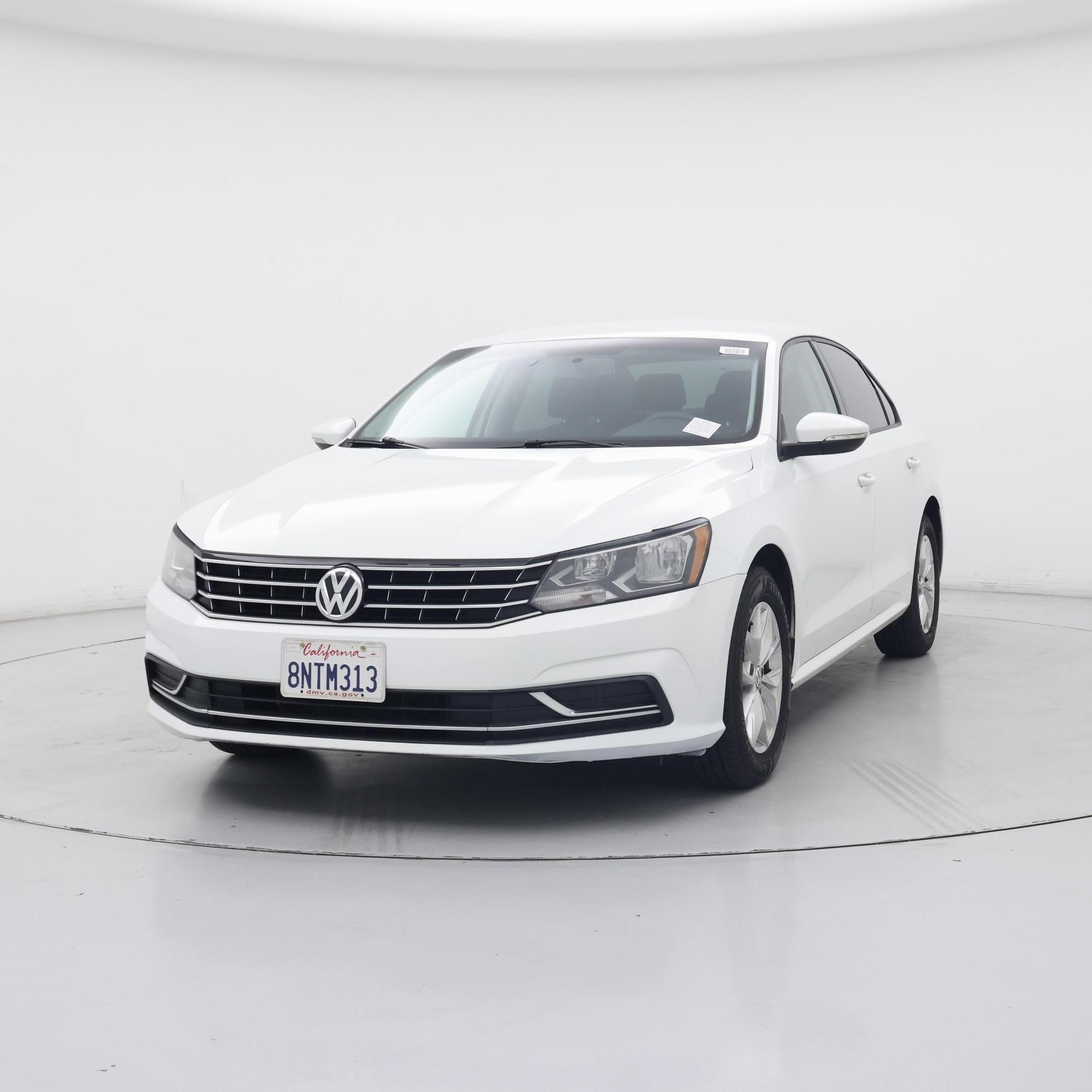 Thumbnail: 2018 Volkswagen Passat - 4