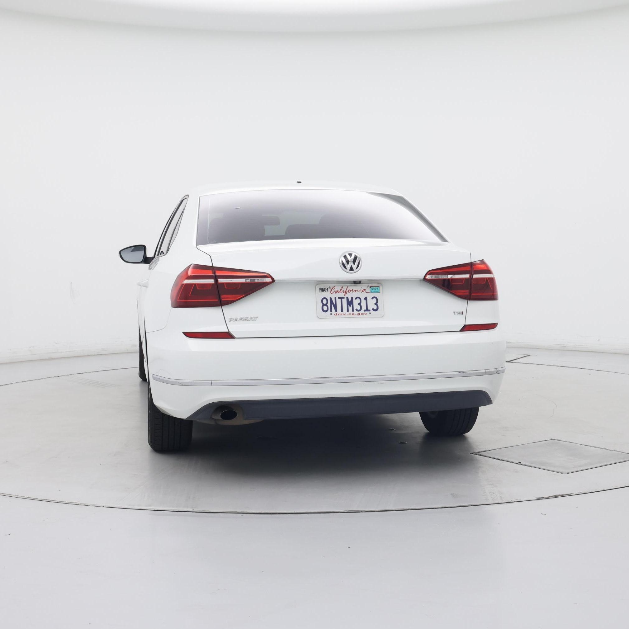 Thumbnail: 2018 Volkswagen Passat - 6