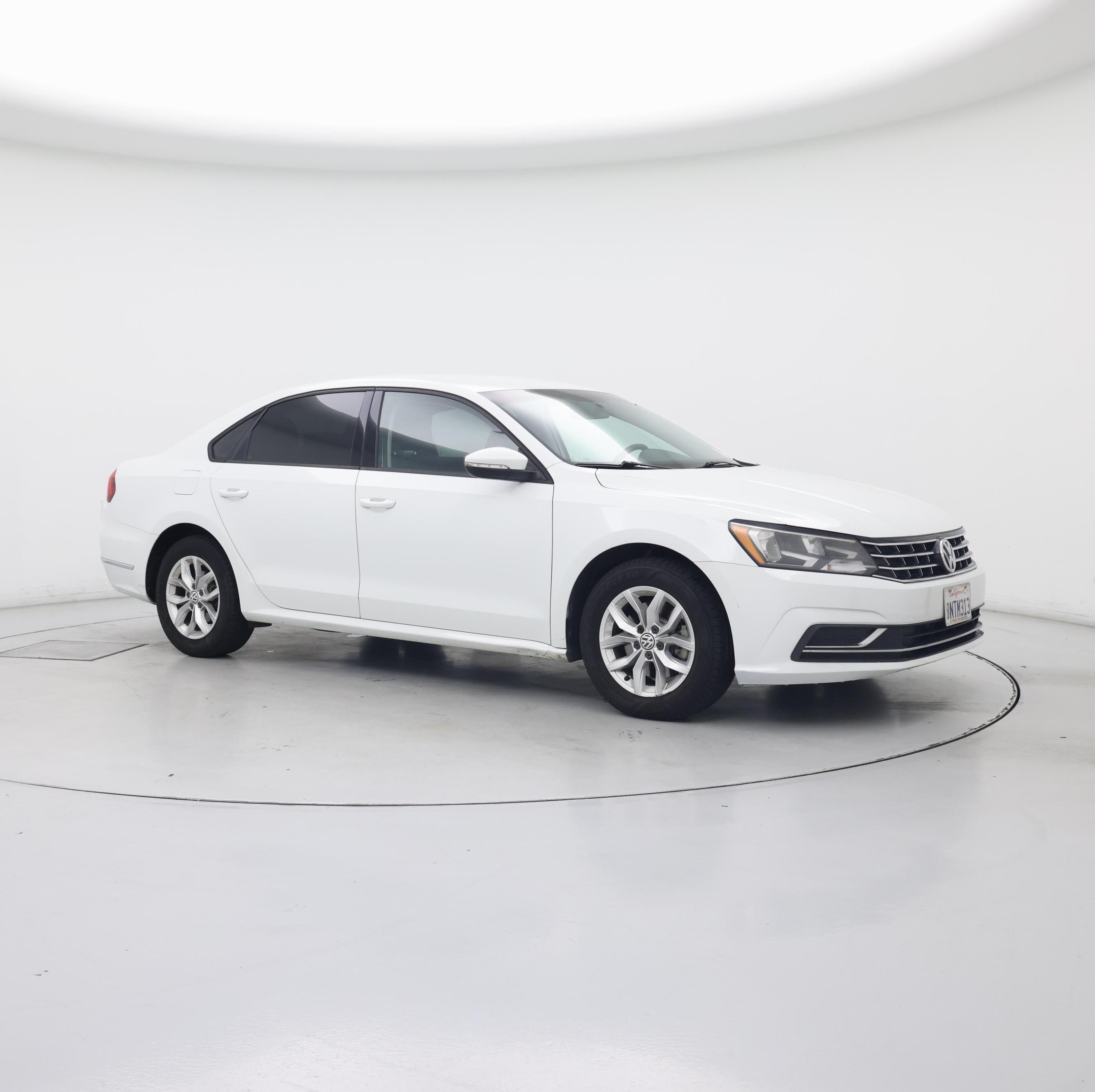 Thumbnail: 2018 Volkswagen Passat - 7