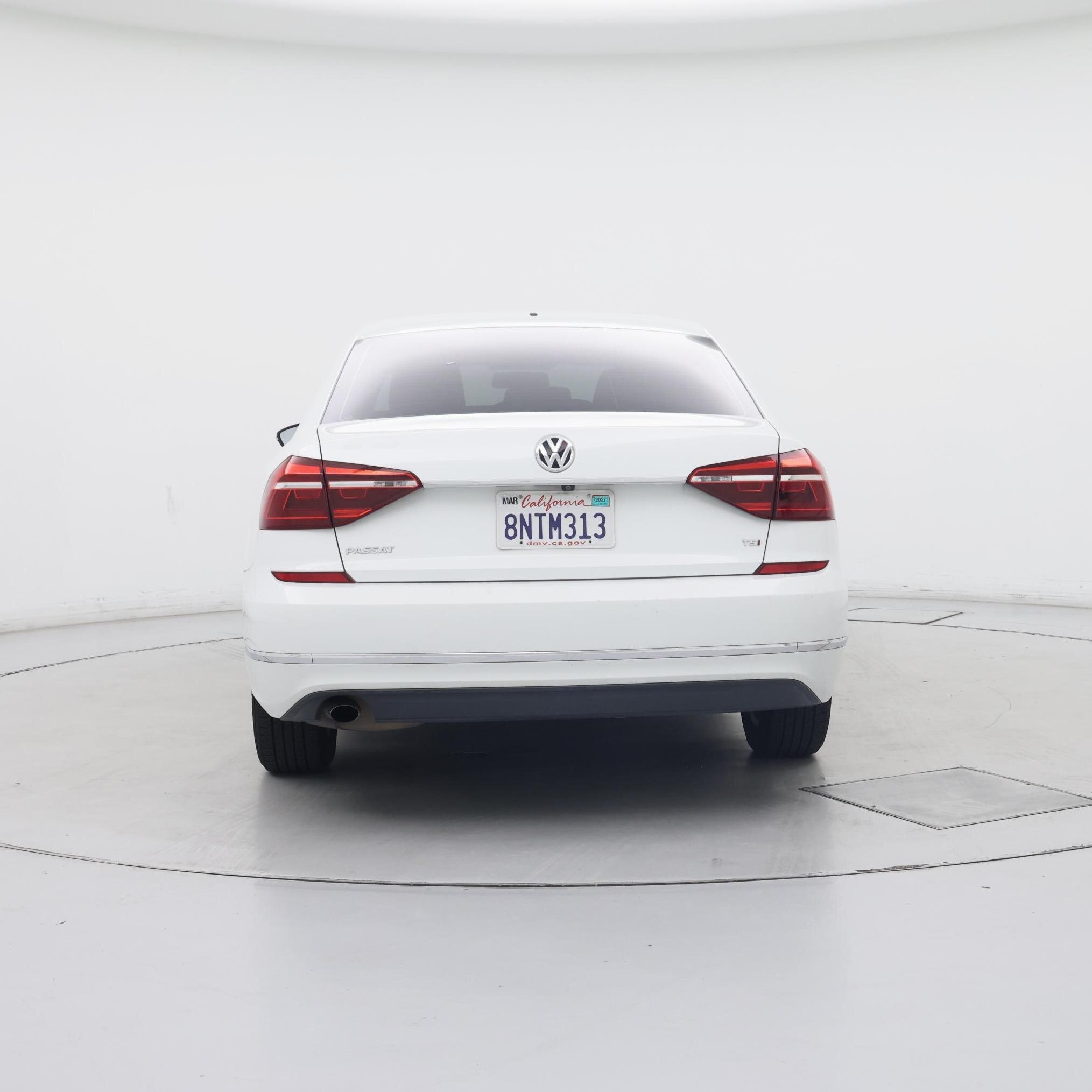 Thumbnail: 2018 Volkswagen Passat - 8