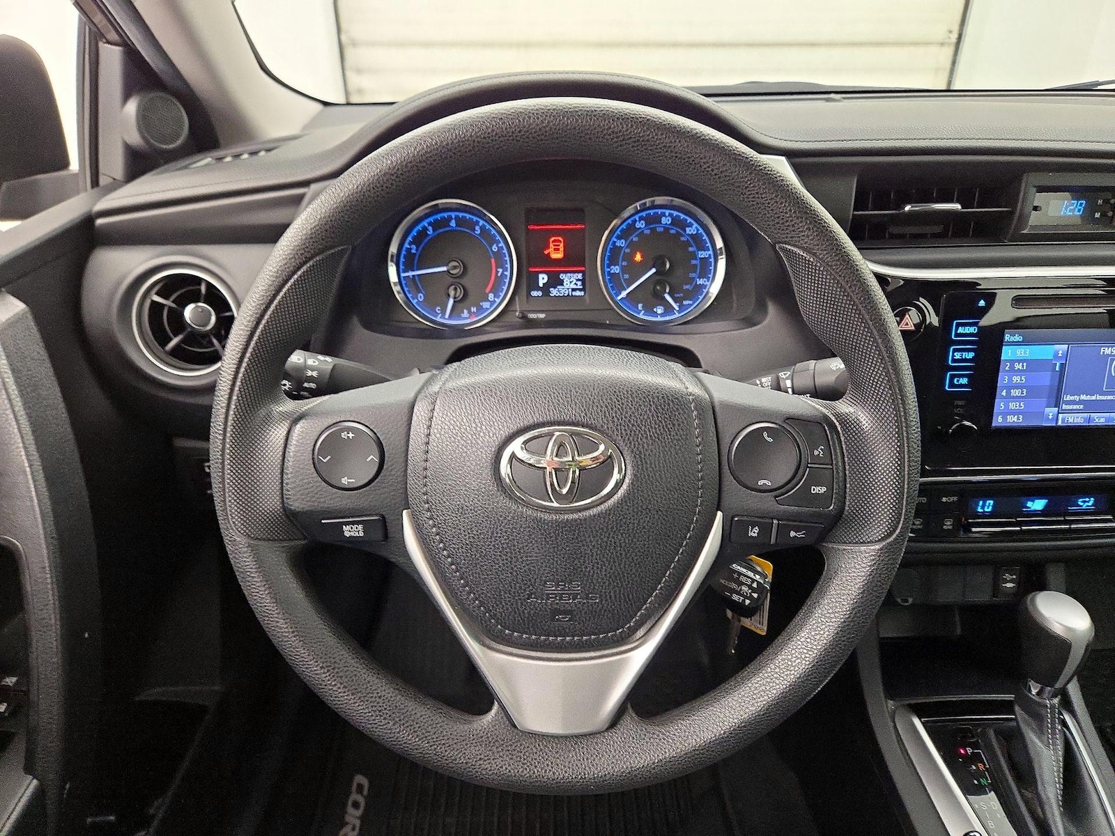 2018 Toyota Corolla LE - Photo 11