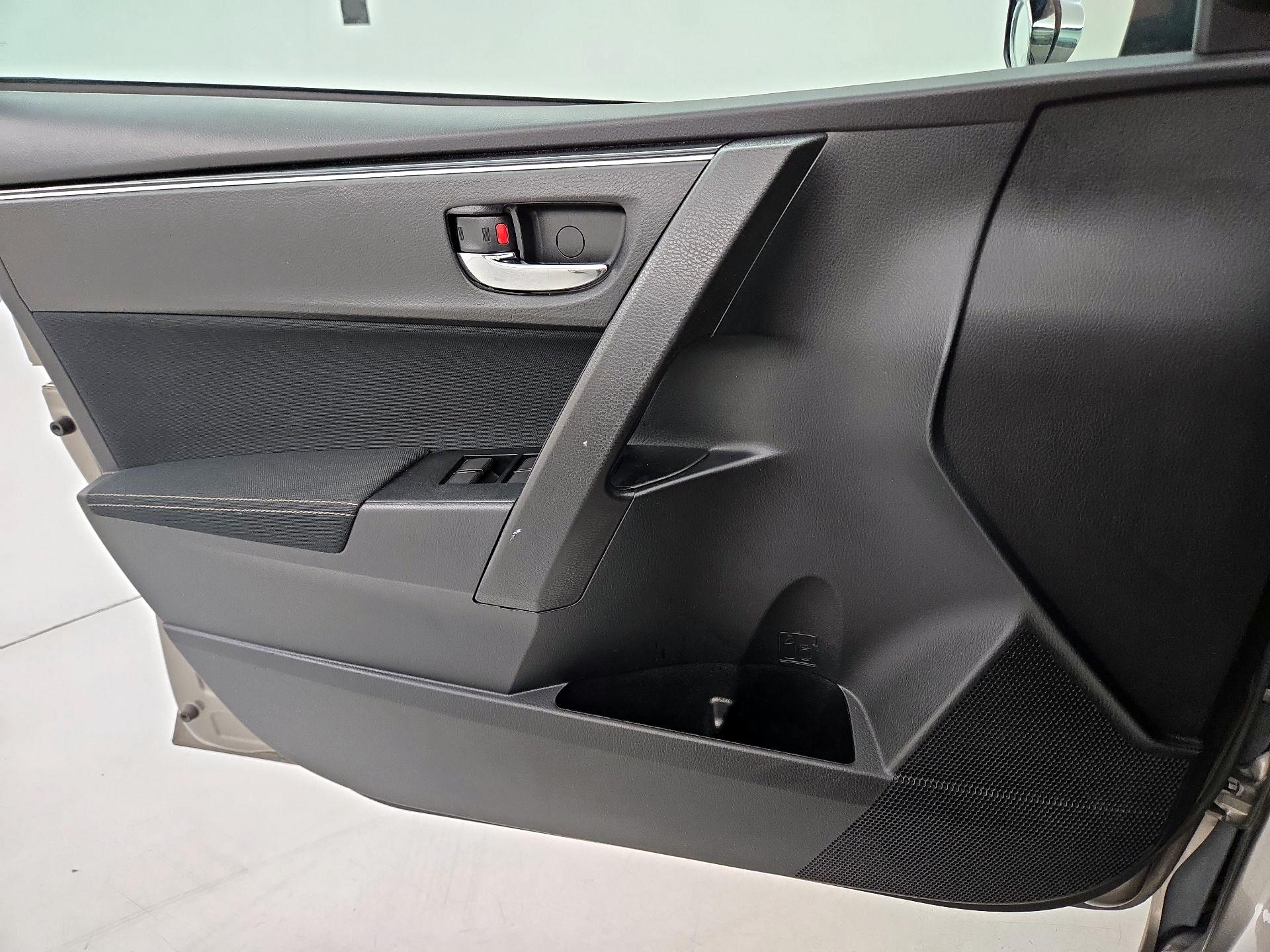 Thumbnail: 2018 Toyota Corolla - 12
