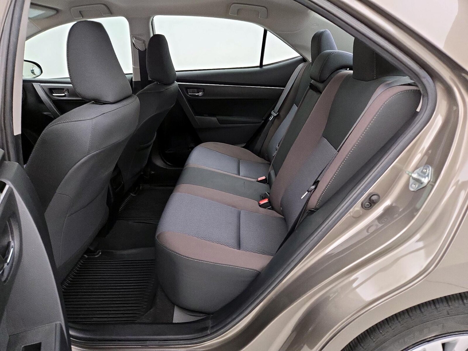 2018 Toyota Corolla LE - Photo 20