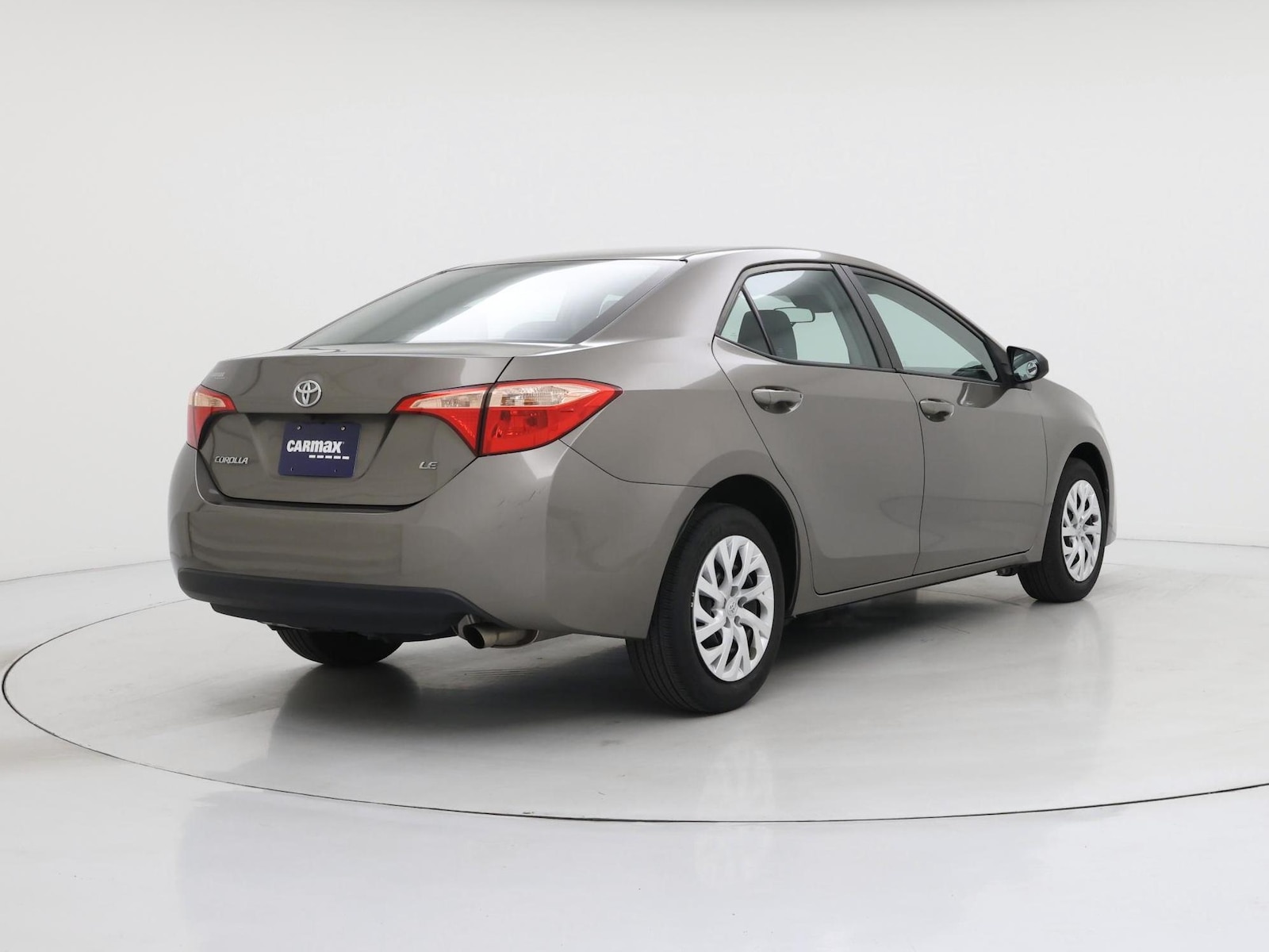 2018 Toyota Corolla LE - Photo 9