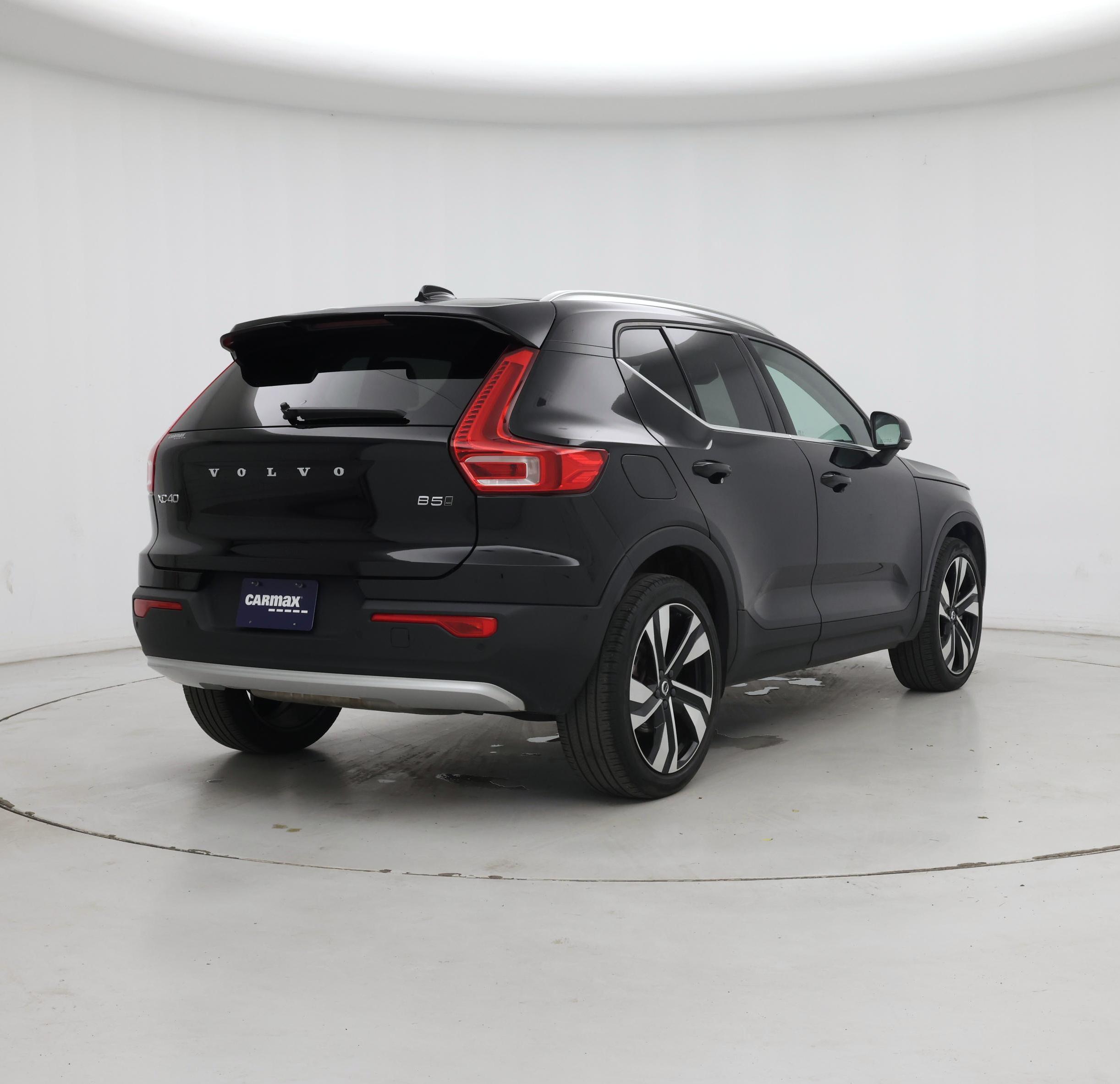 Thumbnail: 2023 Volvo XC40 - 8