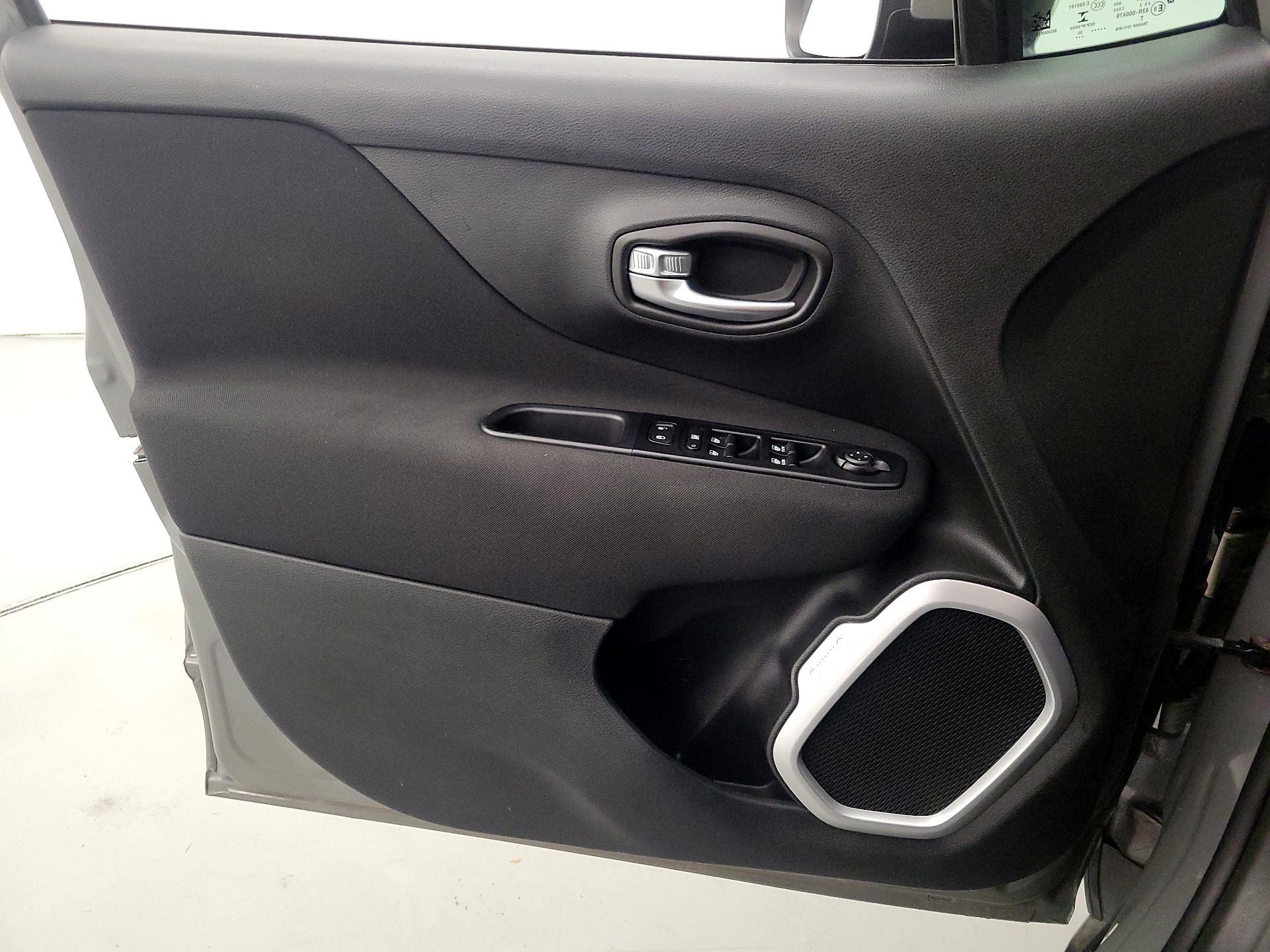 Thumbnail: 2020 Jeep Renegade - 12