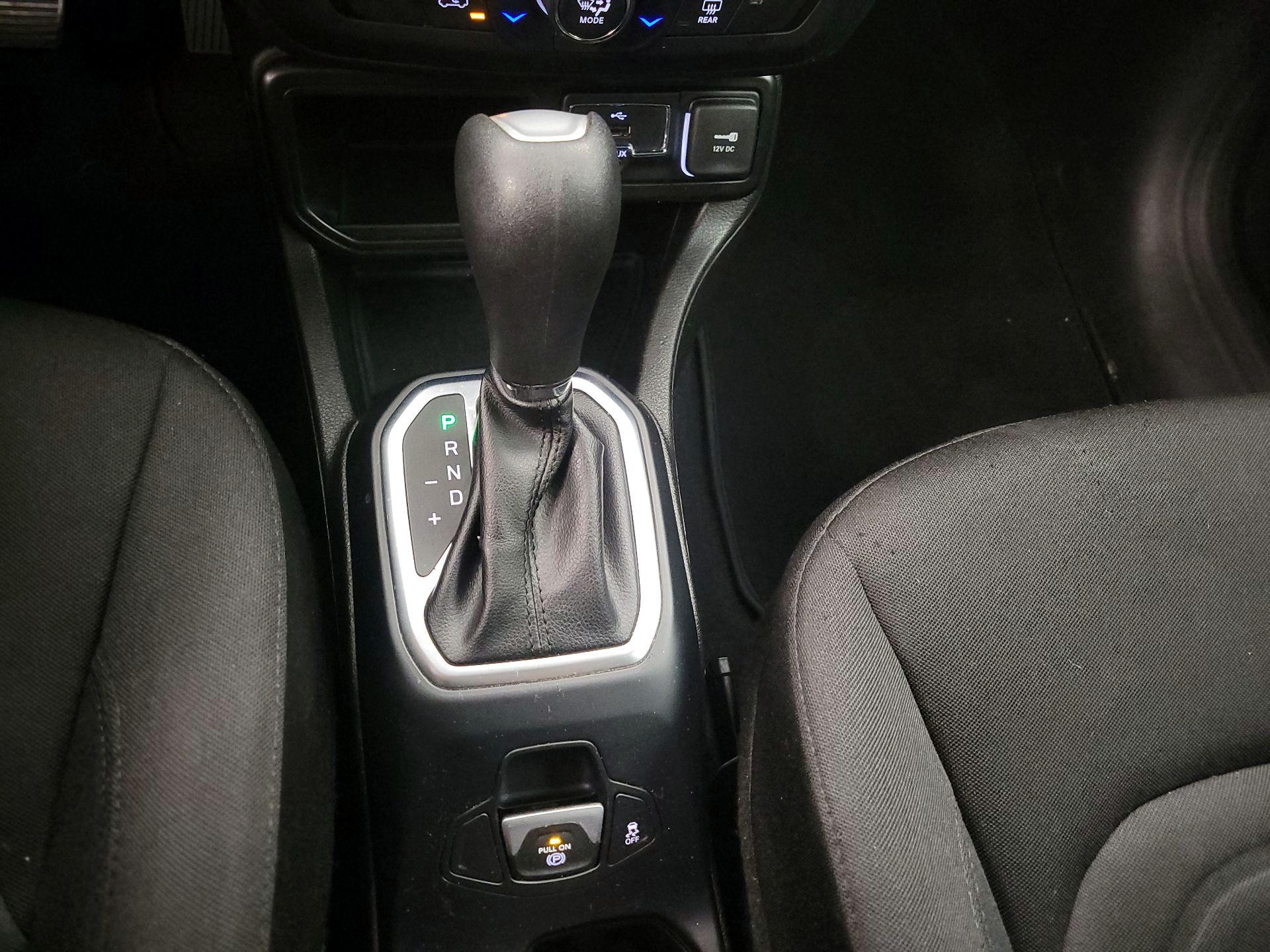 Thumbnail: 2020 Jeep Renegade - 17