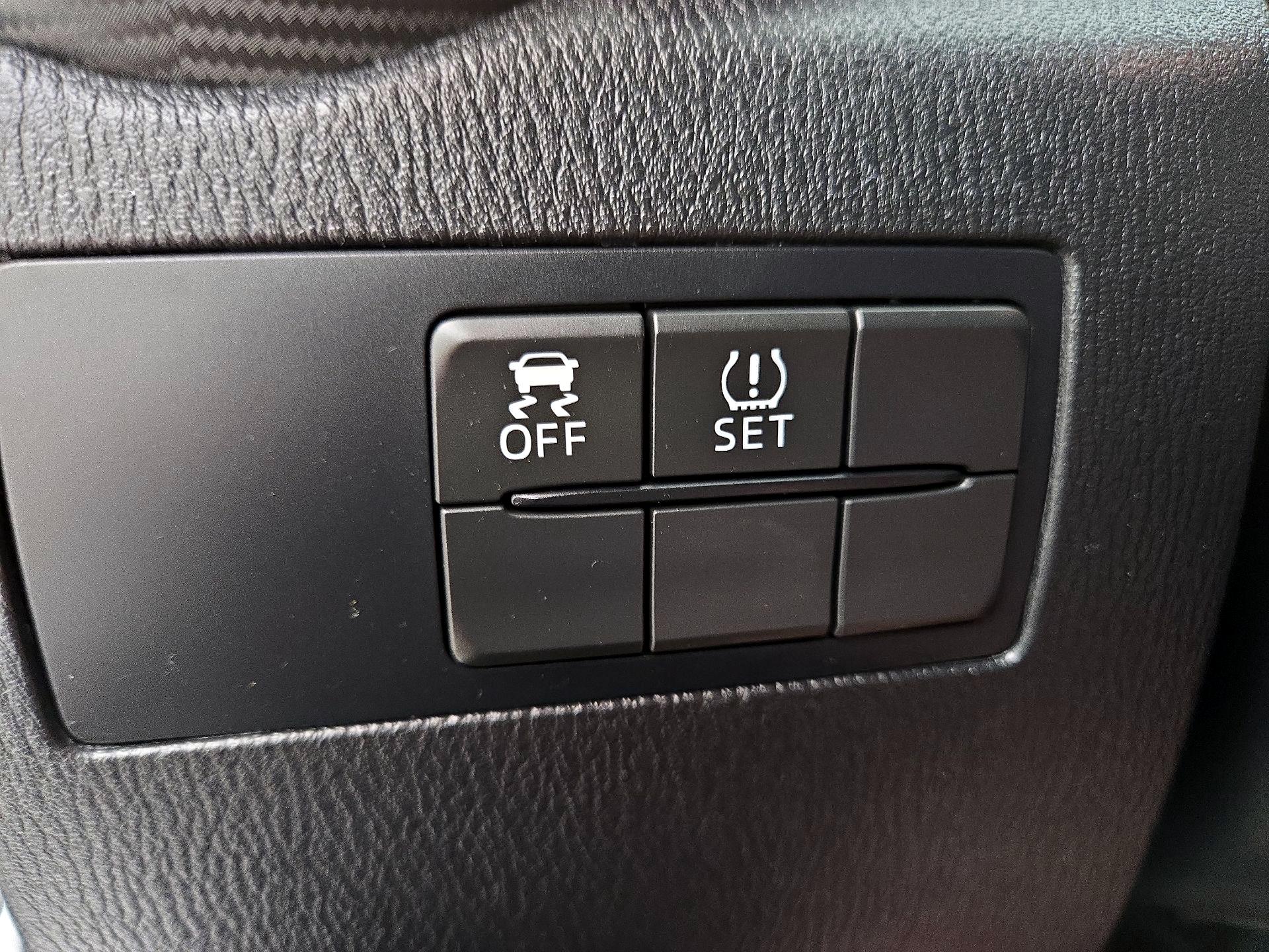 Thumbnail: 2016 Scion iA - 13