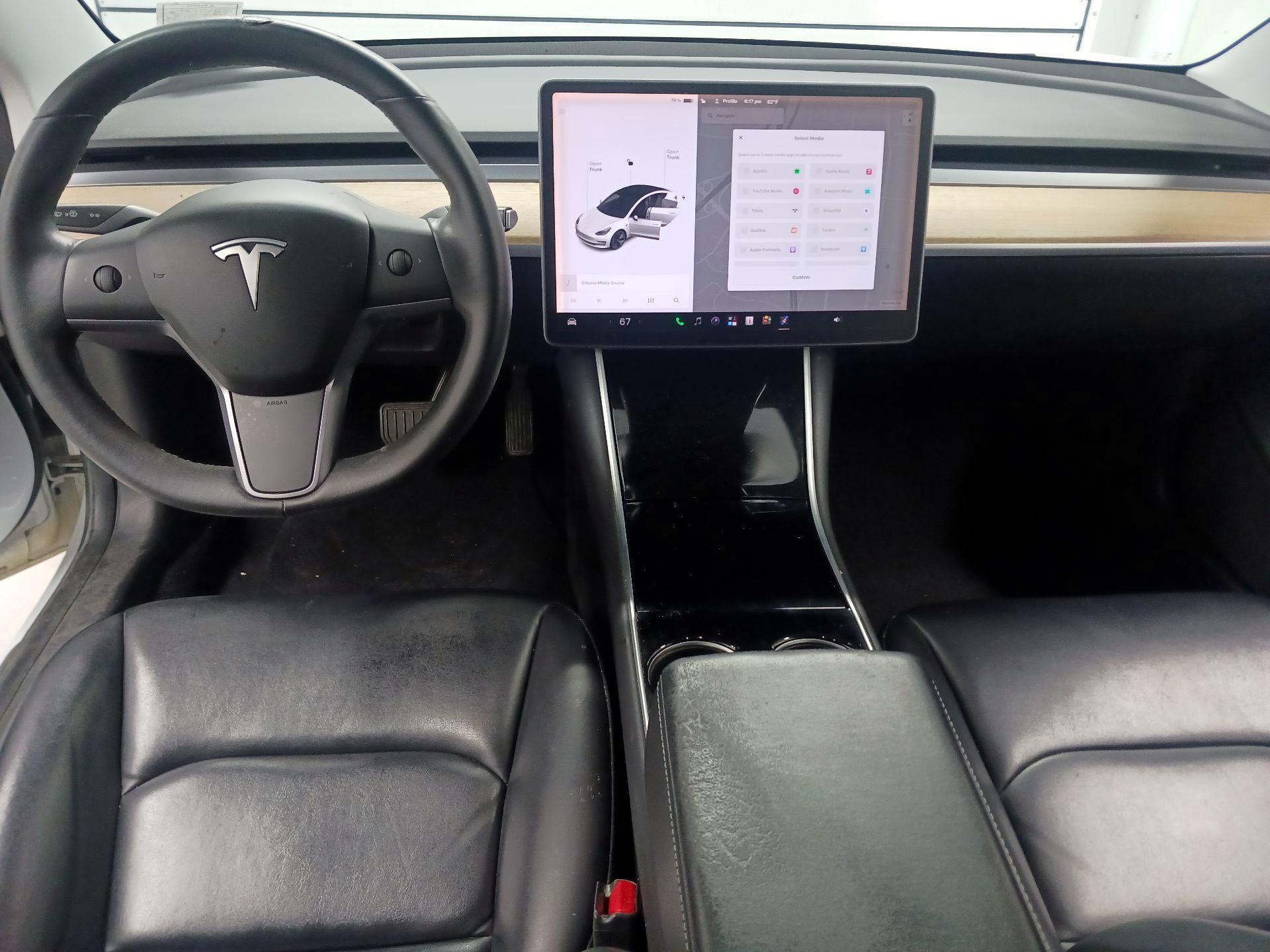 Thumbnail: 2020 Tesla Model 3 - 8