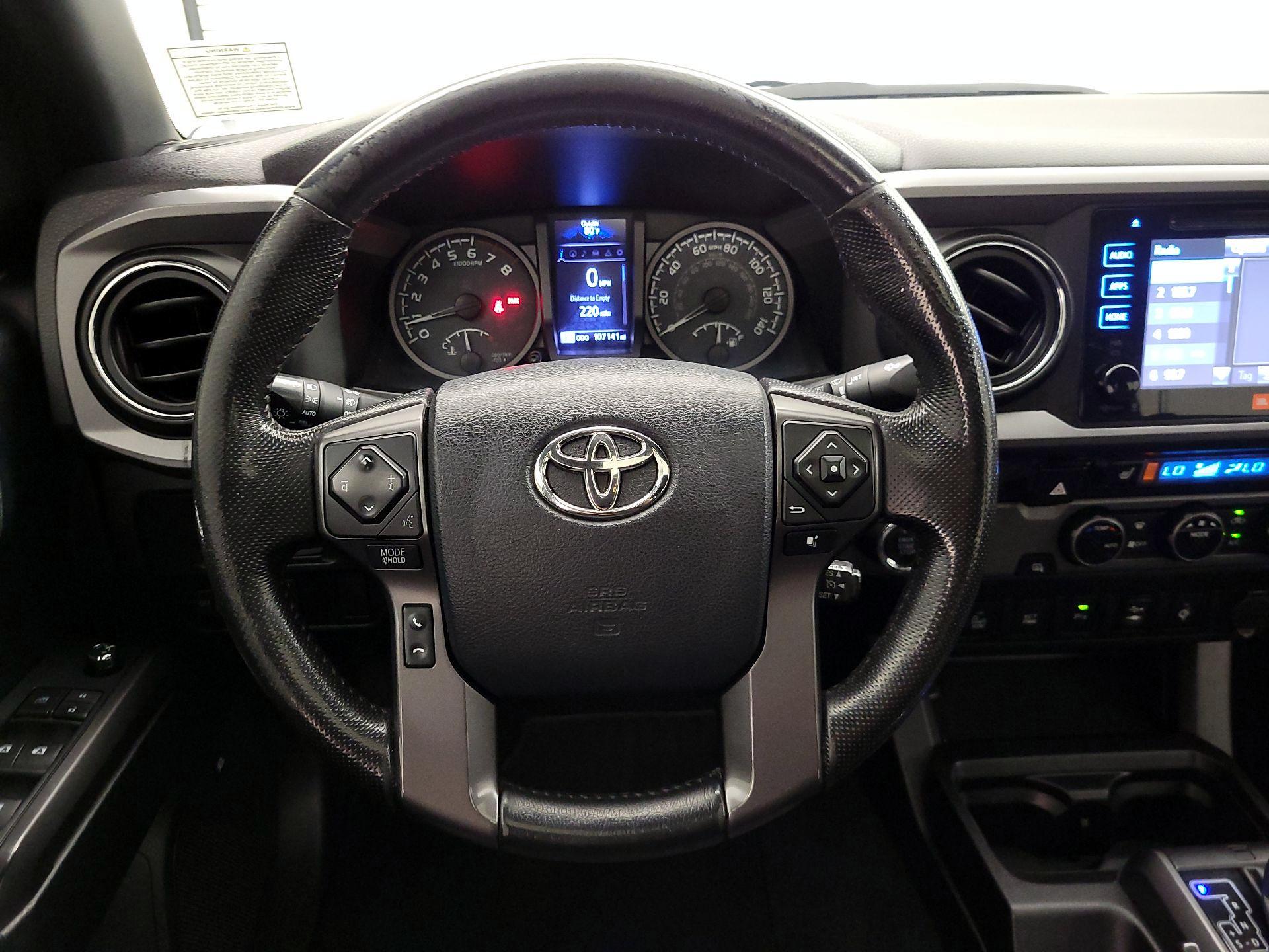 Thumbnail: 2016 Toyota Tacoma - 10