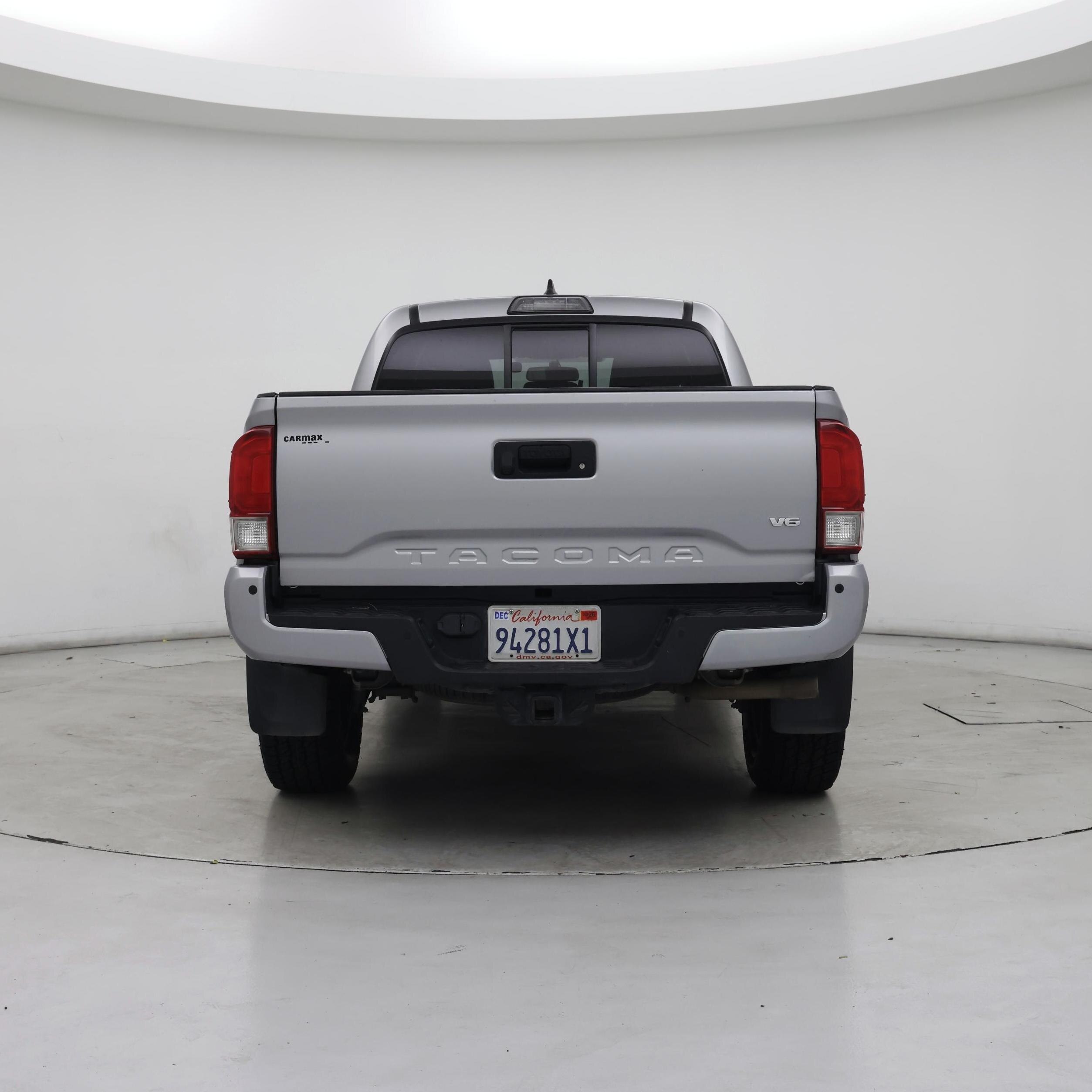 Thumbnail: 2016 Toyota Tacoma - 6