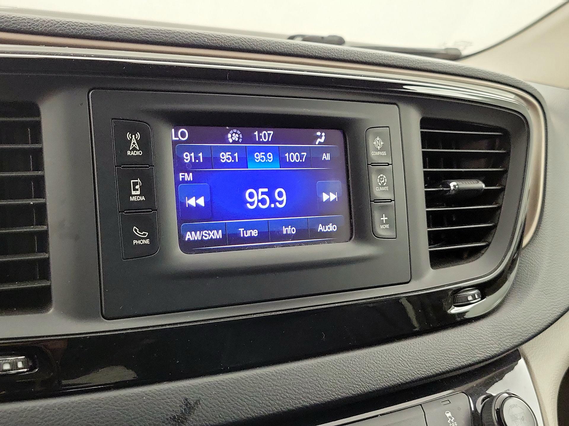 Thumbnail: 2017 Chrysler Pacifica - 15