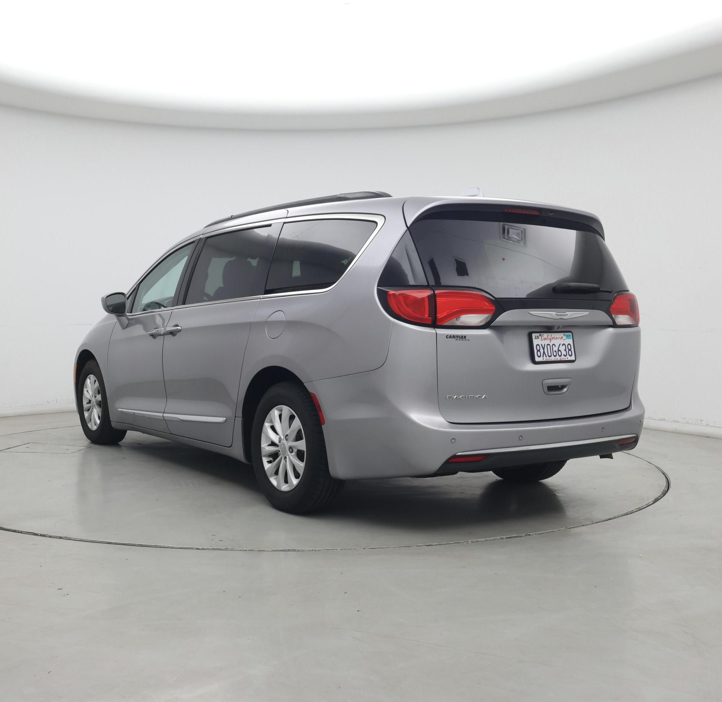 Thumbnail: 2017 Chrysler Pacifica - 2