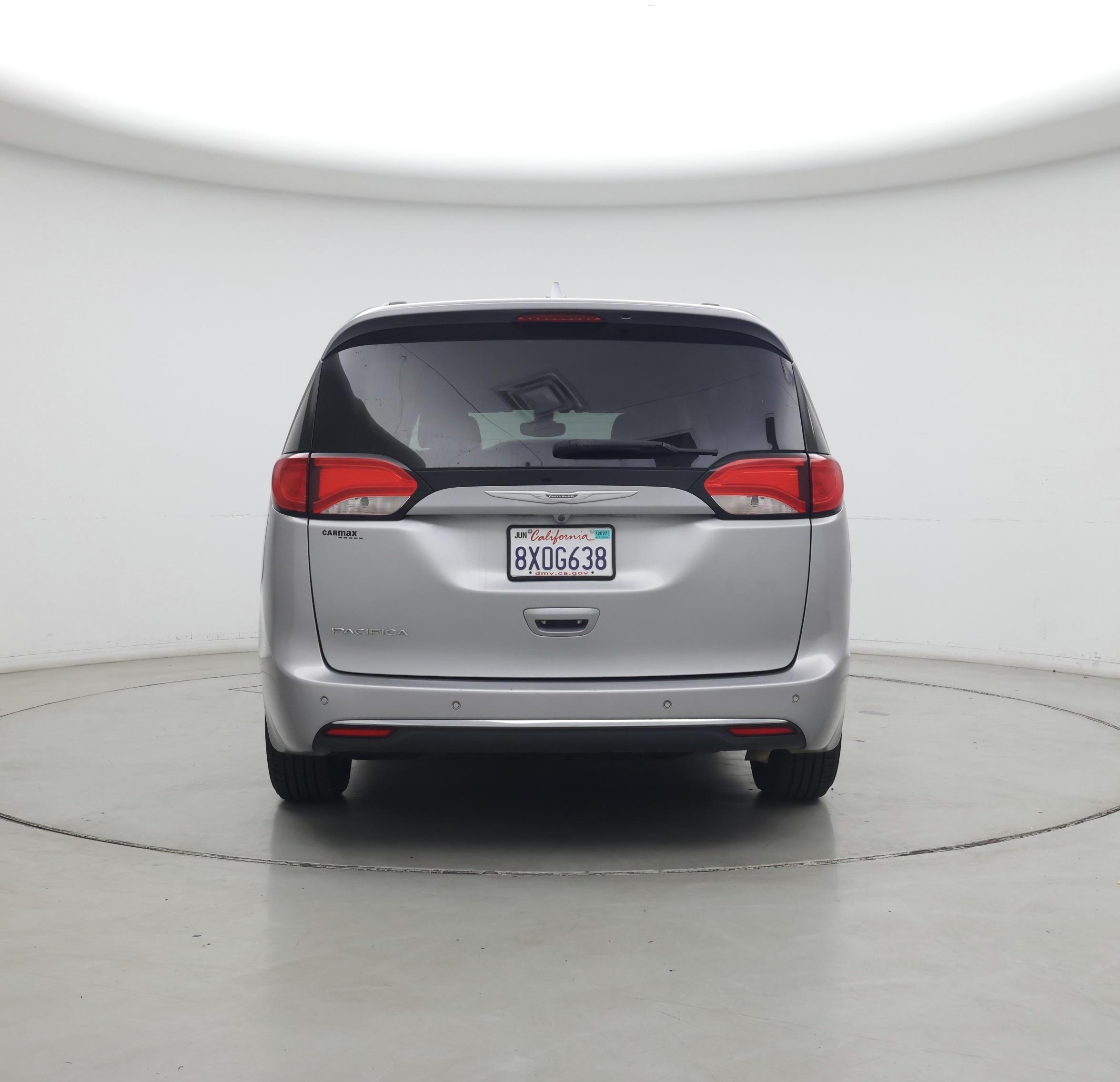 Thumbnail: 2017 Chrysler Pacifica - 6