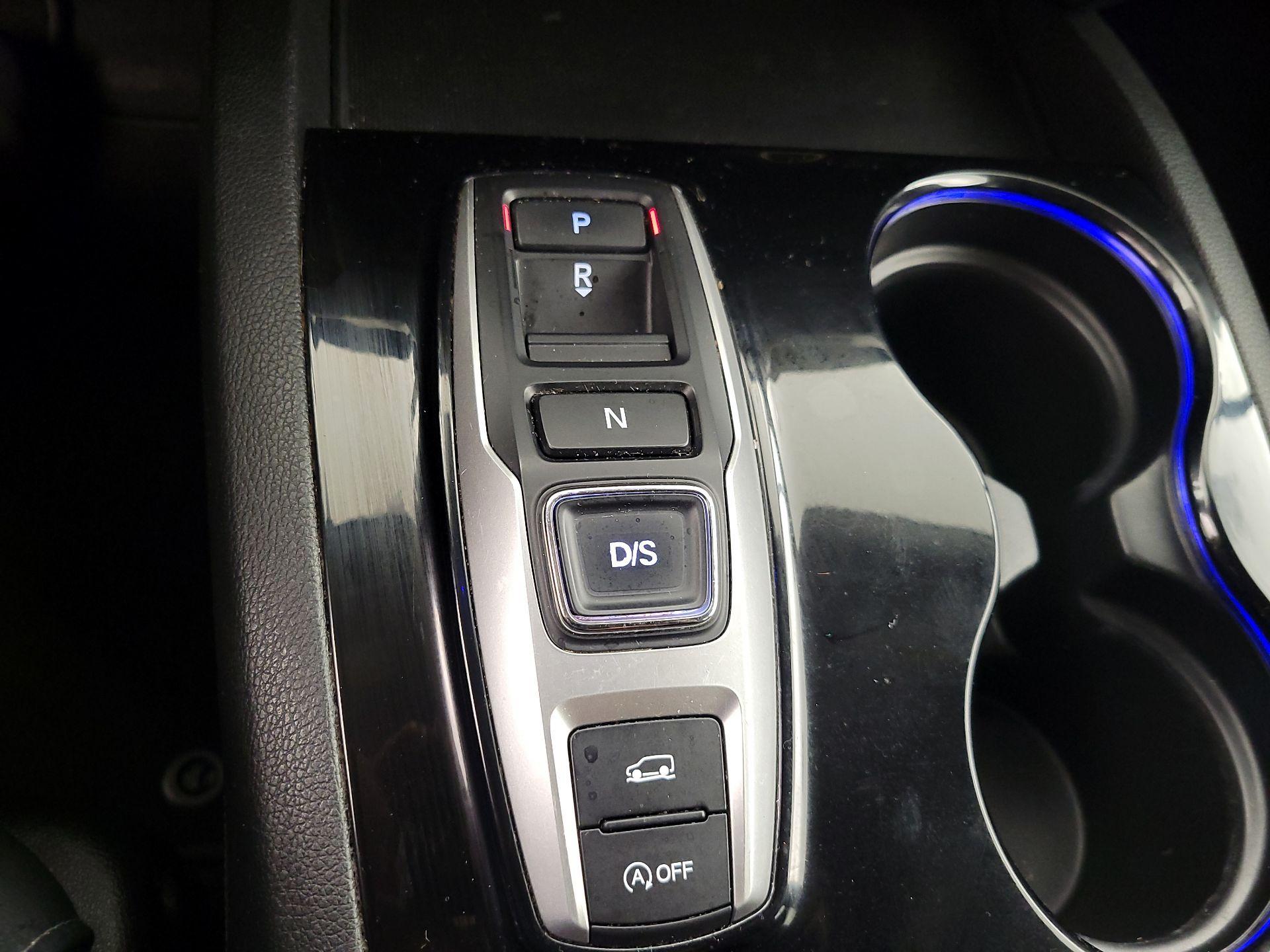 Thumbnail: 2017 Honda Pilot - 17