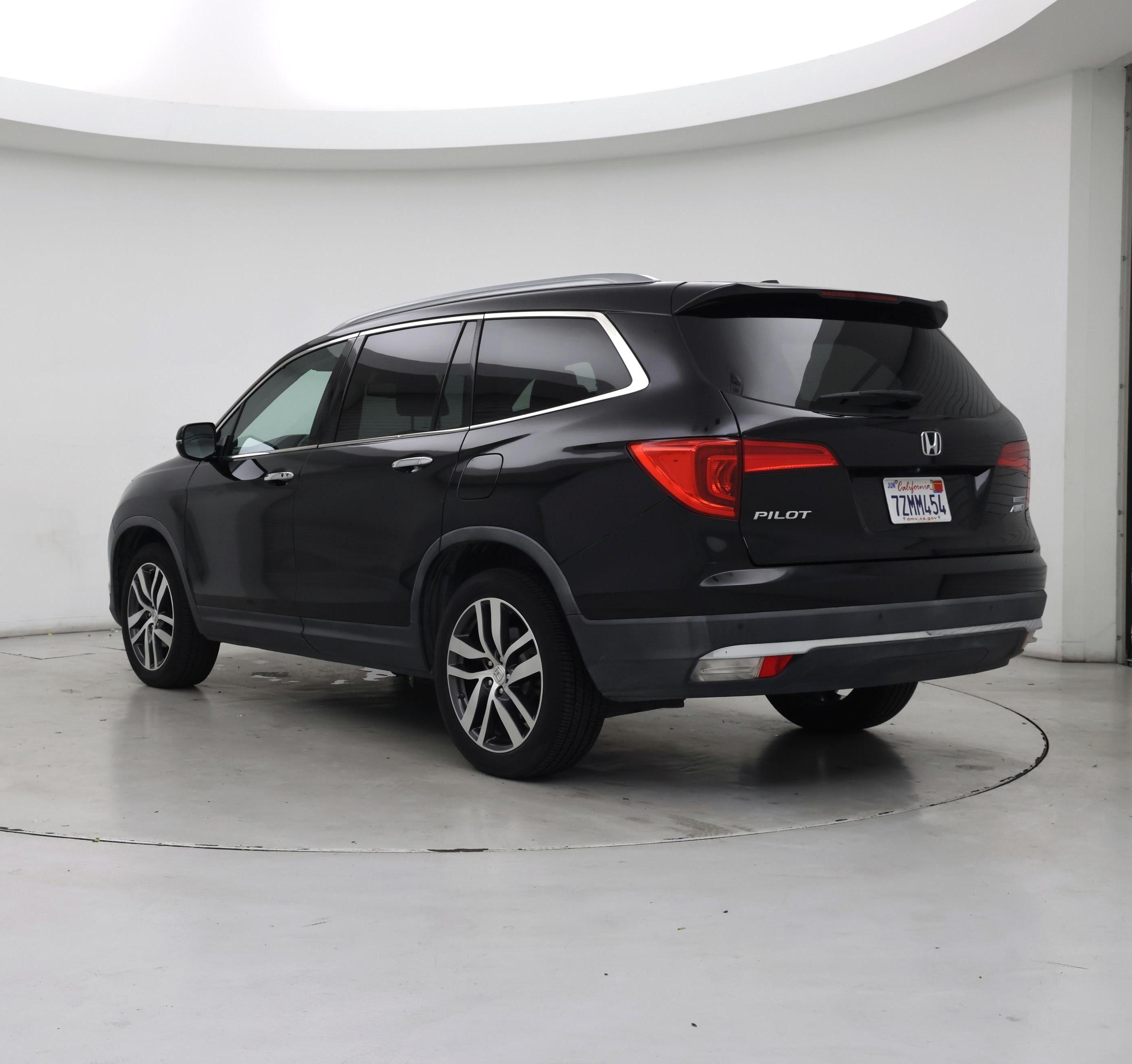 Thumbnail: 2017 Honda Pilot - 2