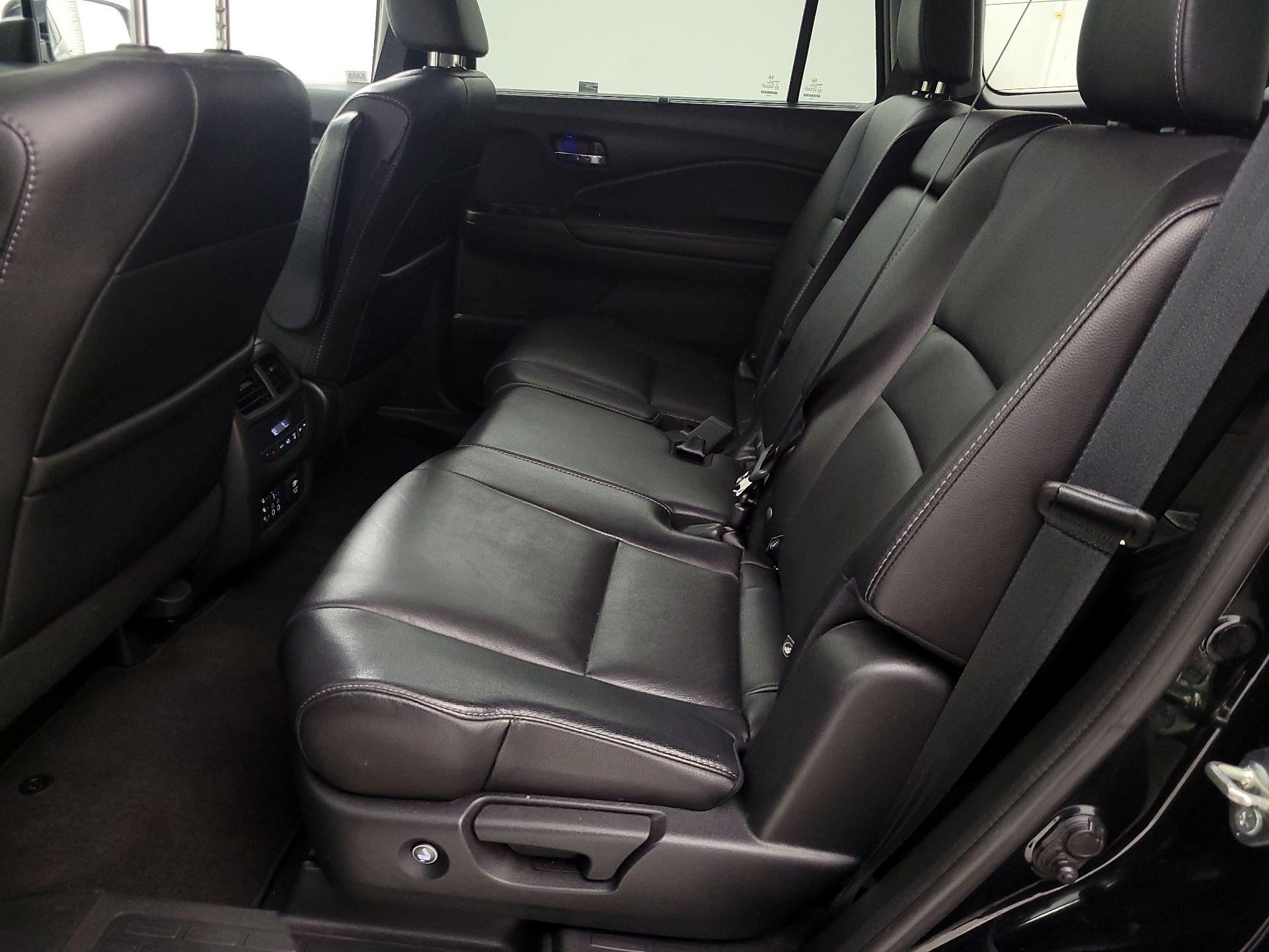 Thumbnail: 2017 Honda Pilot - 20
