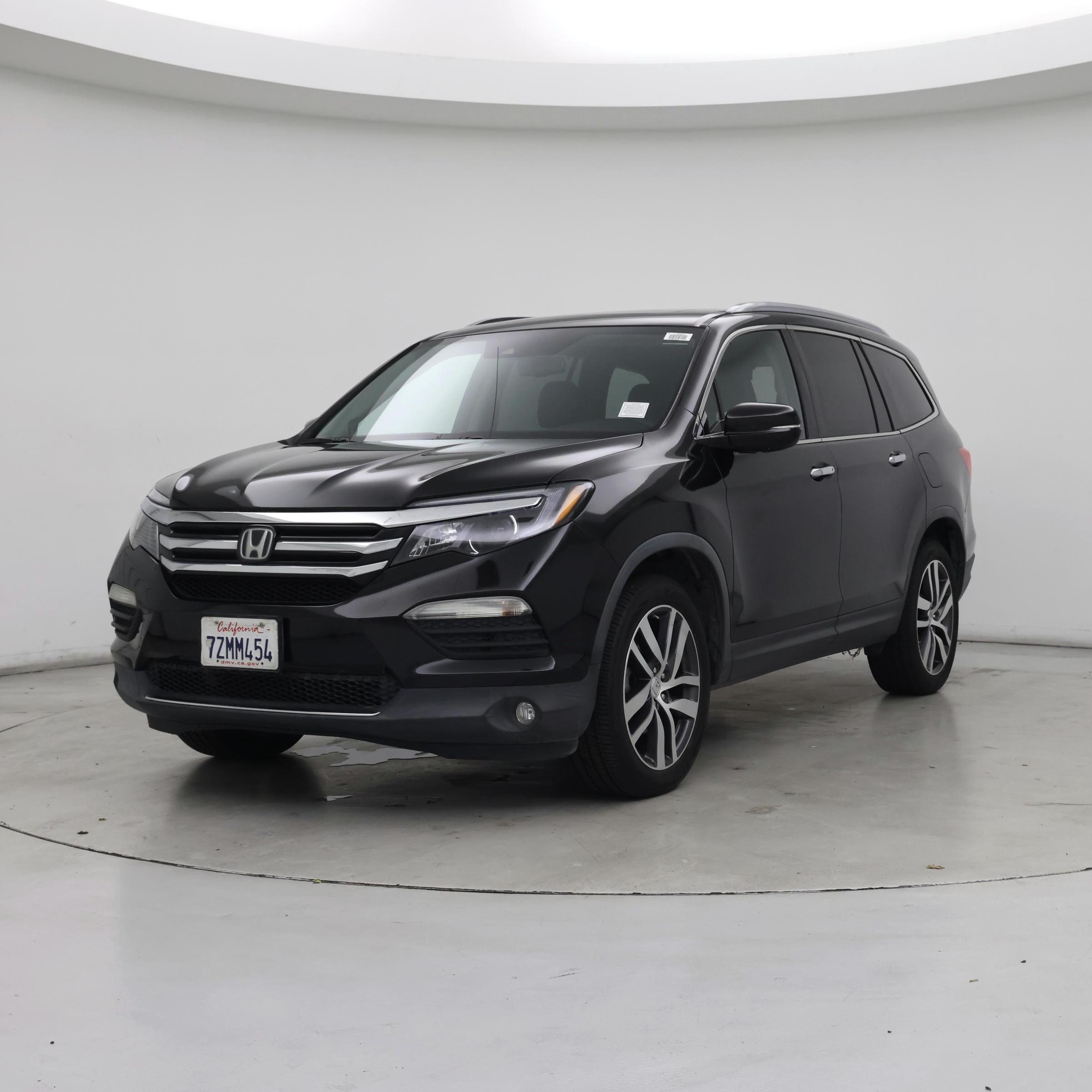 Thumbnail: 2017 Honda Pilot - 4