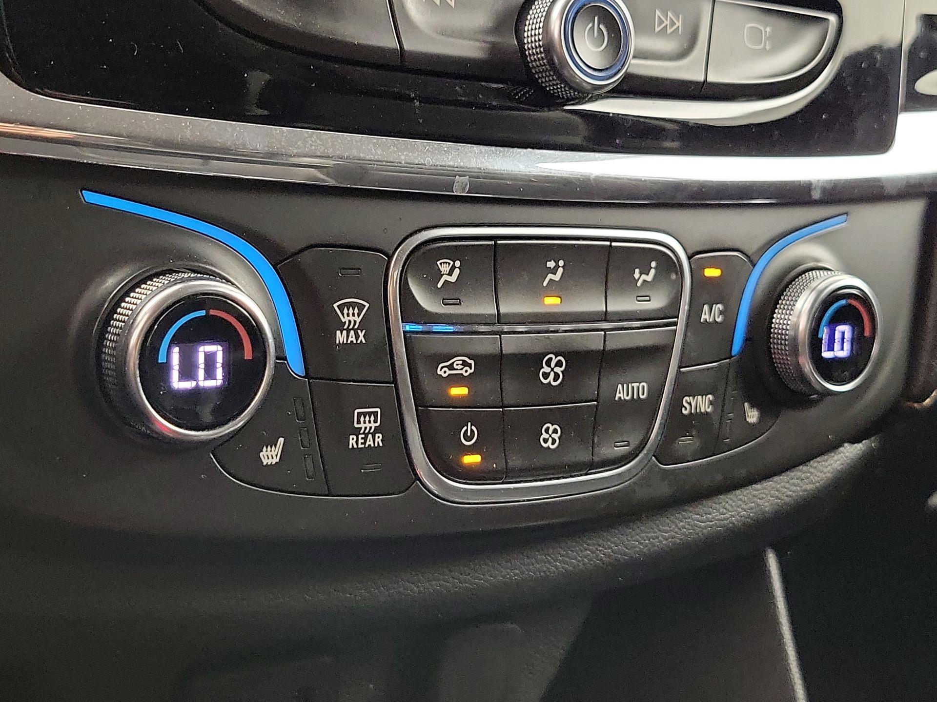 Thumbnail: 2019 Chevrolet Traverse - 17