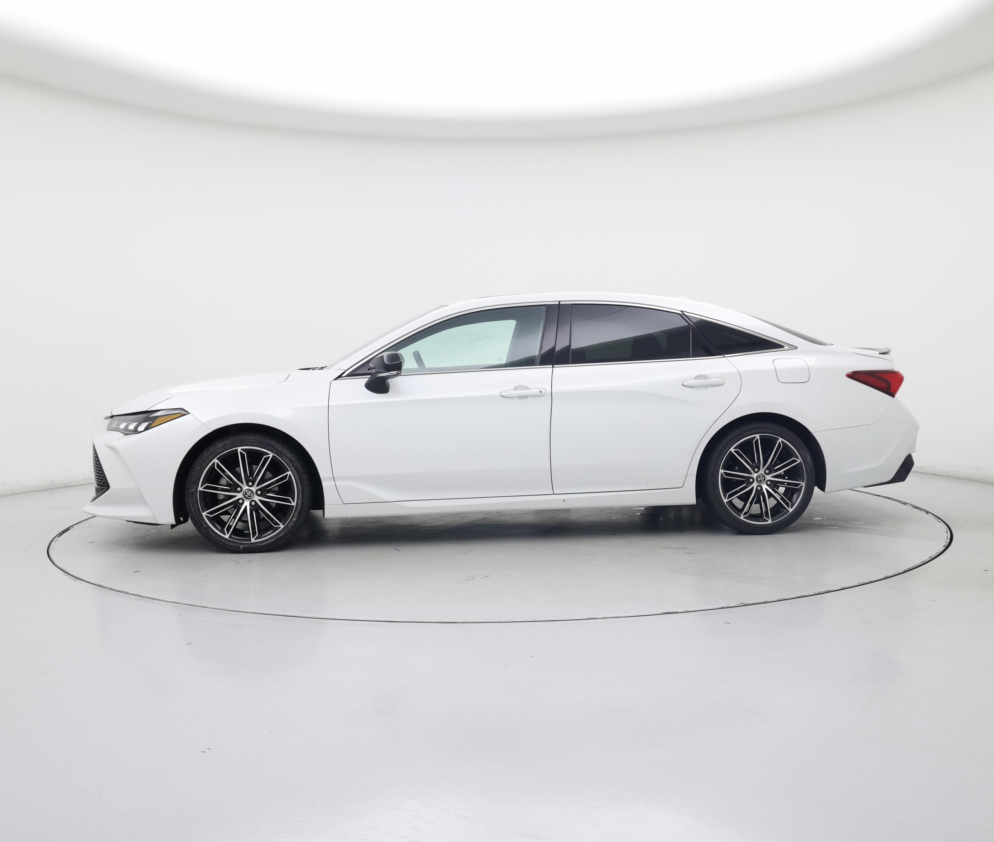 Thumbnail: 2020 Toyota Avalon - 3