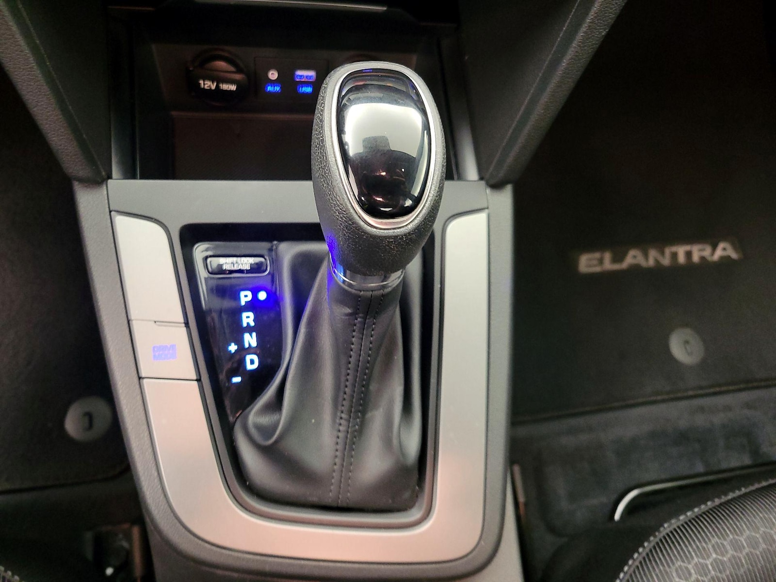 2018 Hyundai Elantra SEL - Photo 18