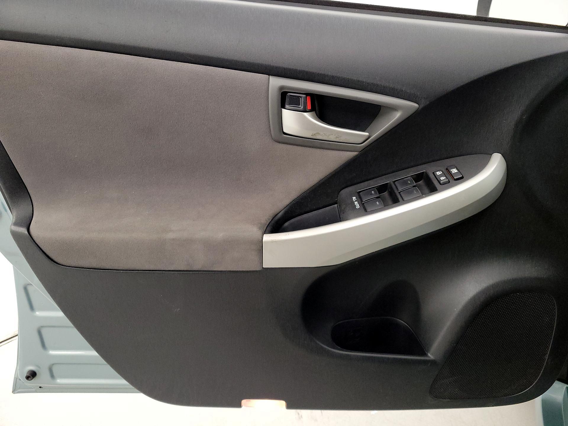 Thumbnail: 2014 Toyota Prius - 12