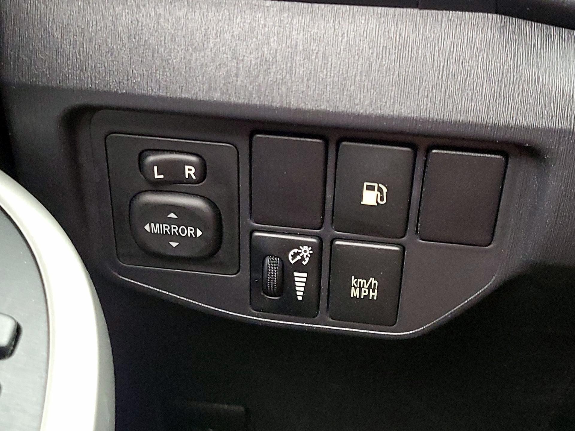 Thumbnail: 2014 Toyota Prius - 13