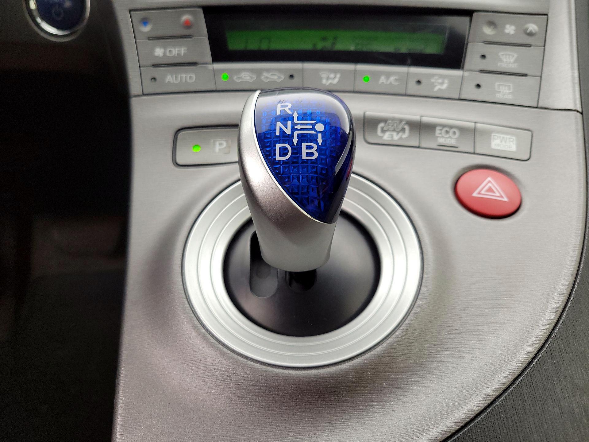 Thumbnail: 2014 Toyota Prius - 17