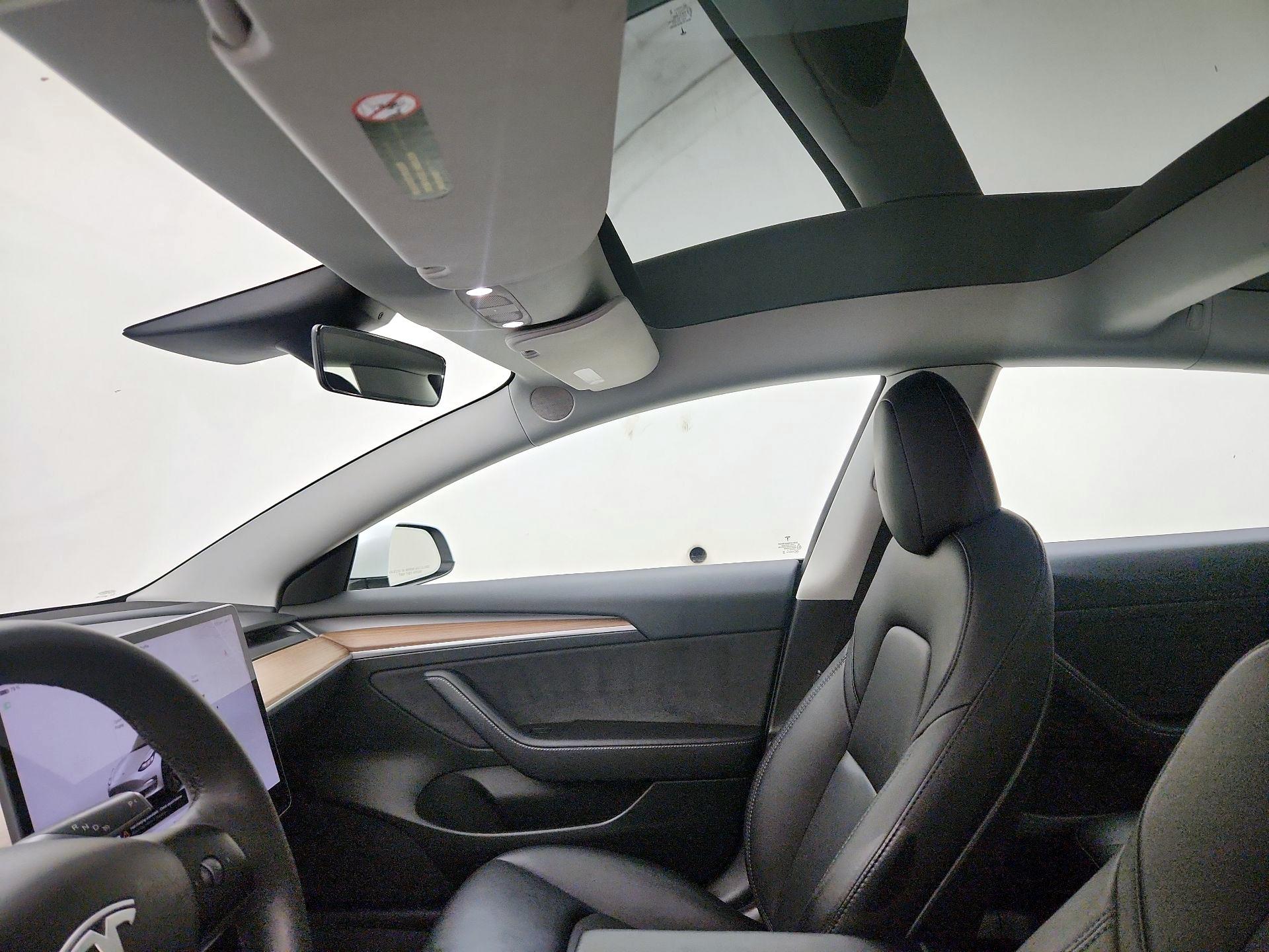 Thumbnail: 2023 Tesla Model 3 - 19