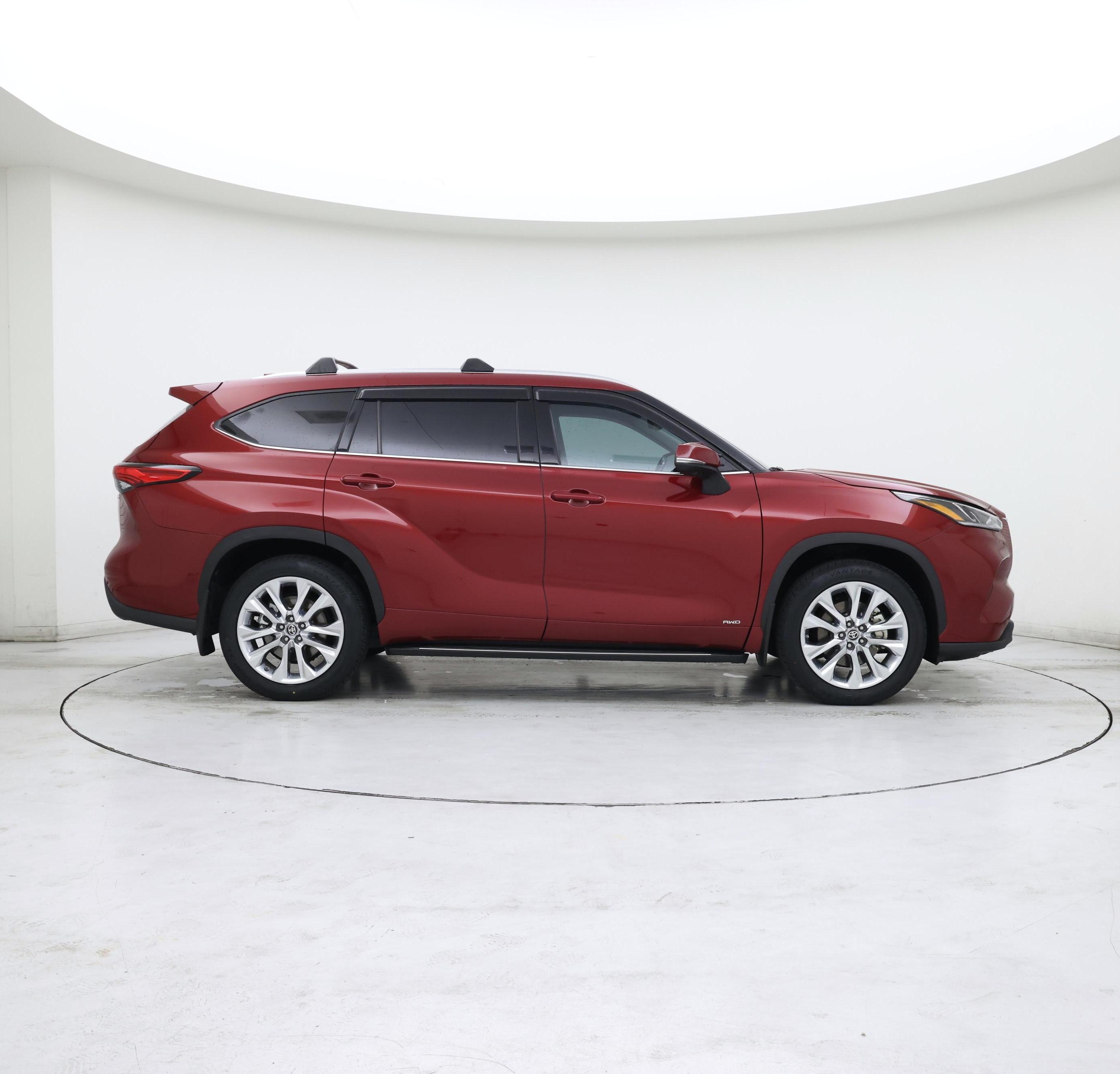 Thumbnail: 2023 Toyota Highlander - 7